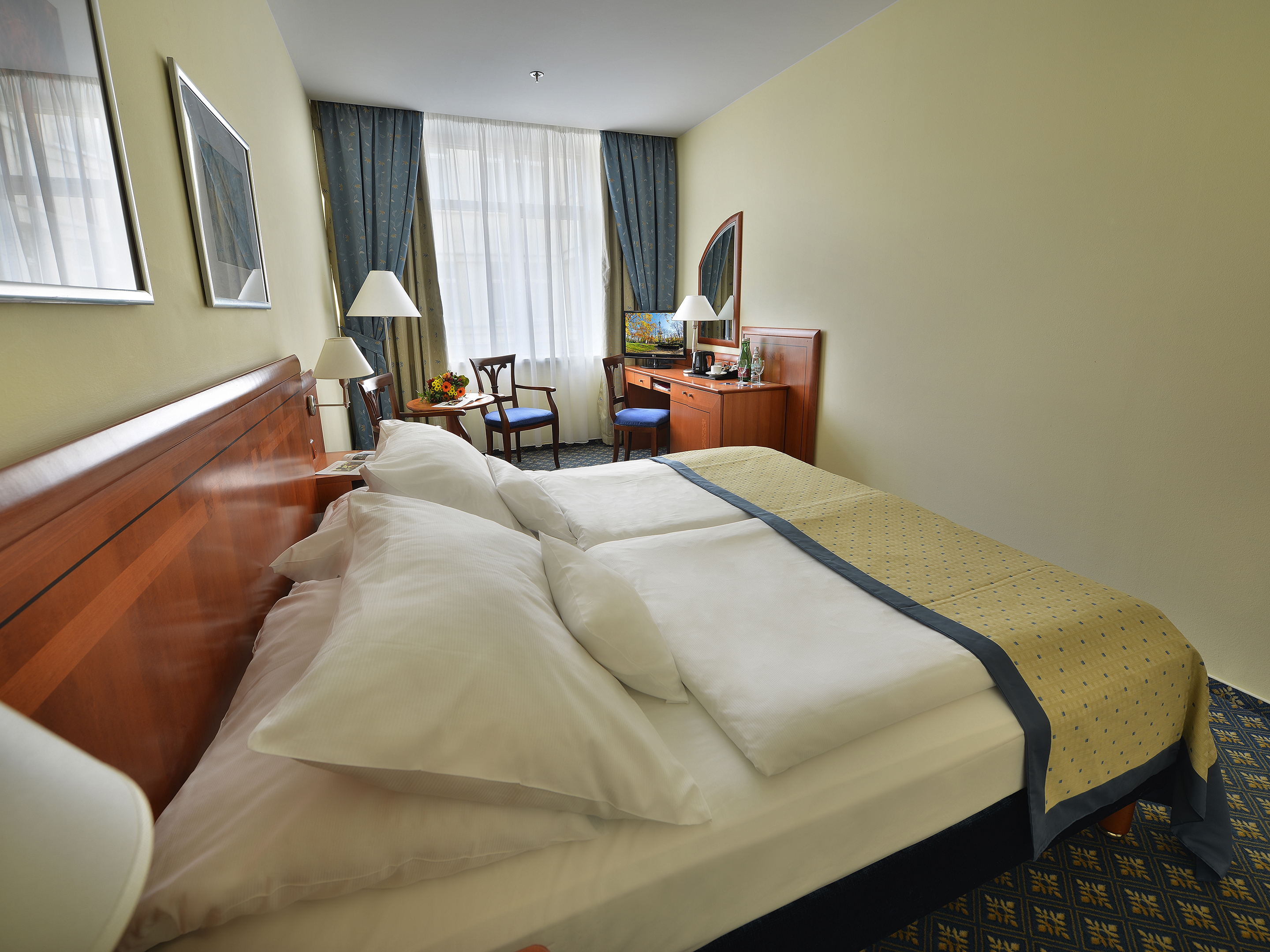 Double or Twin Standard