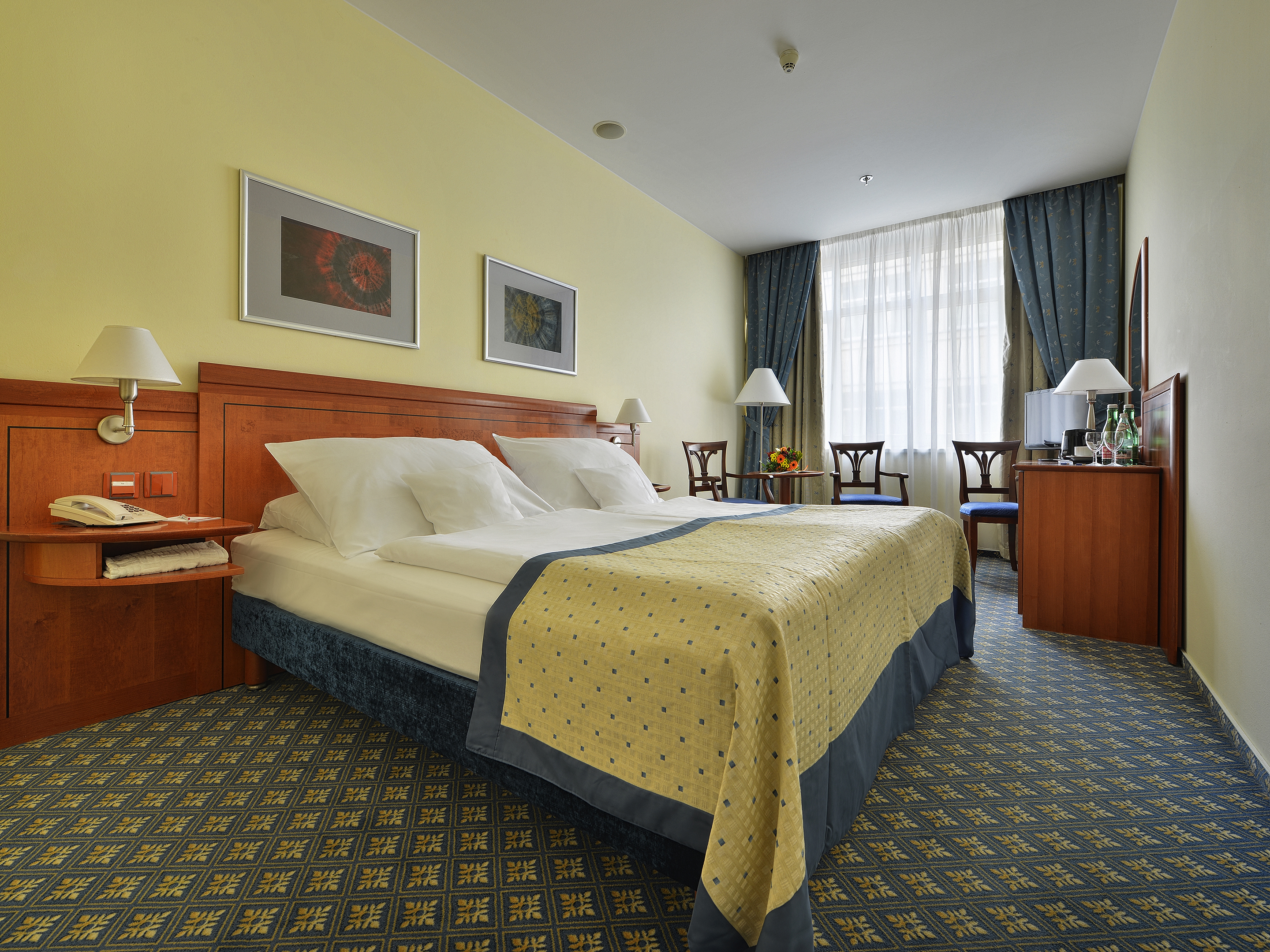 Double or Twin Standard