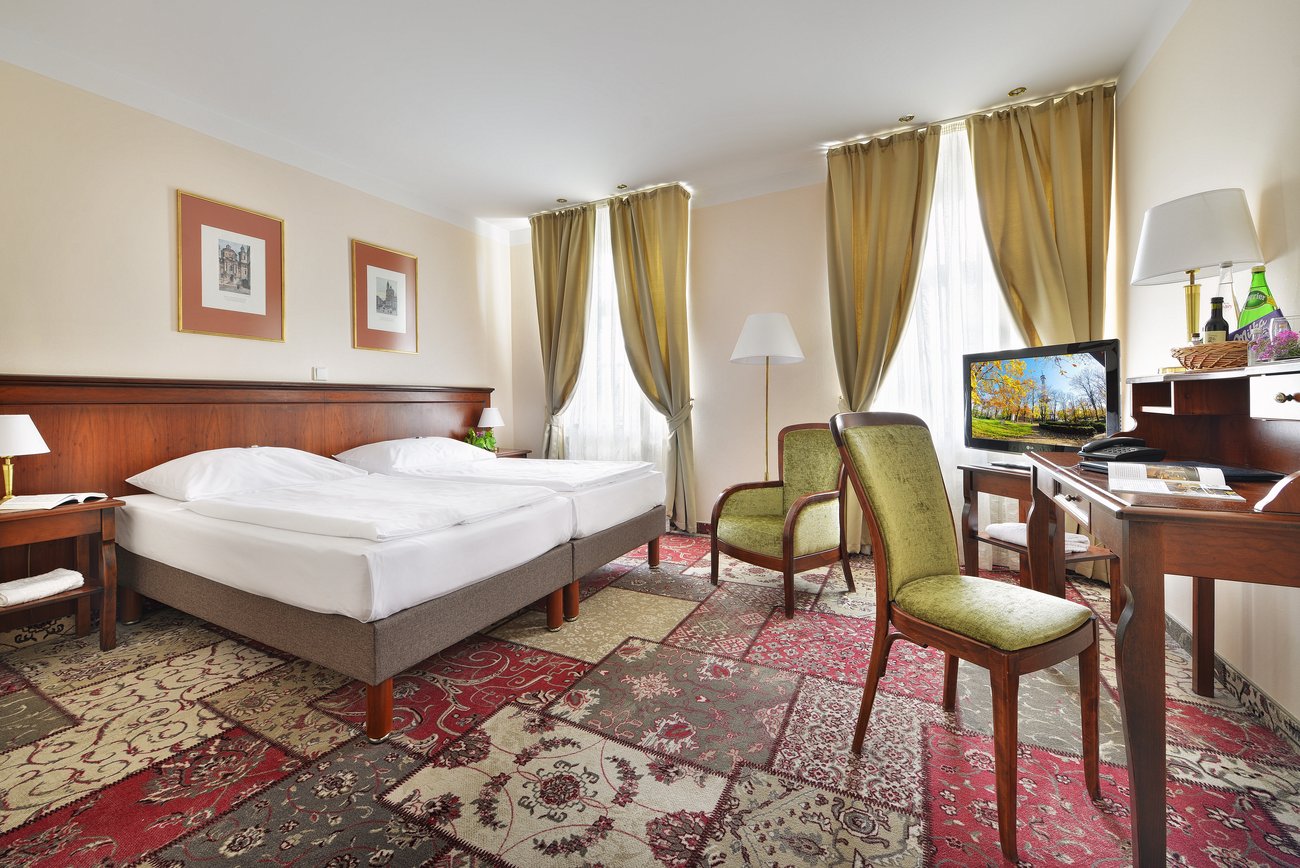 Double or Twin Standard