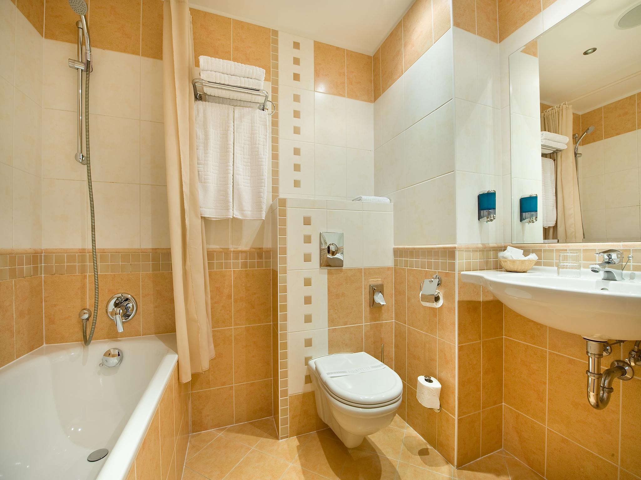 Double or Twin Standard