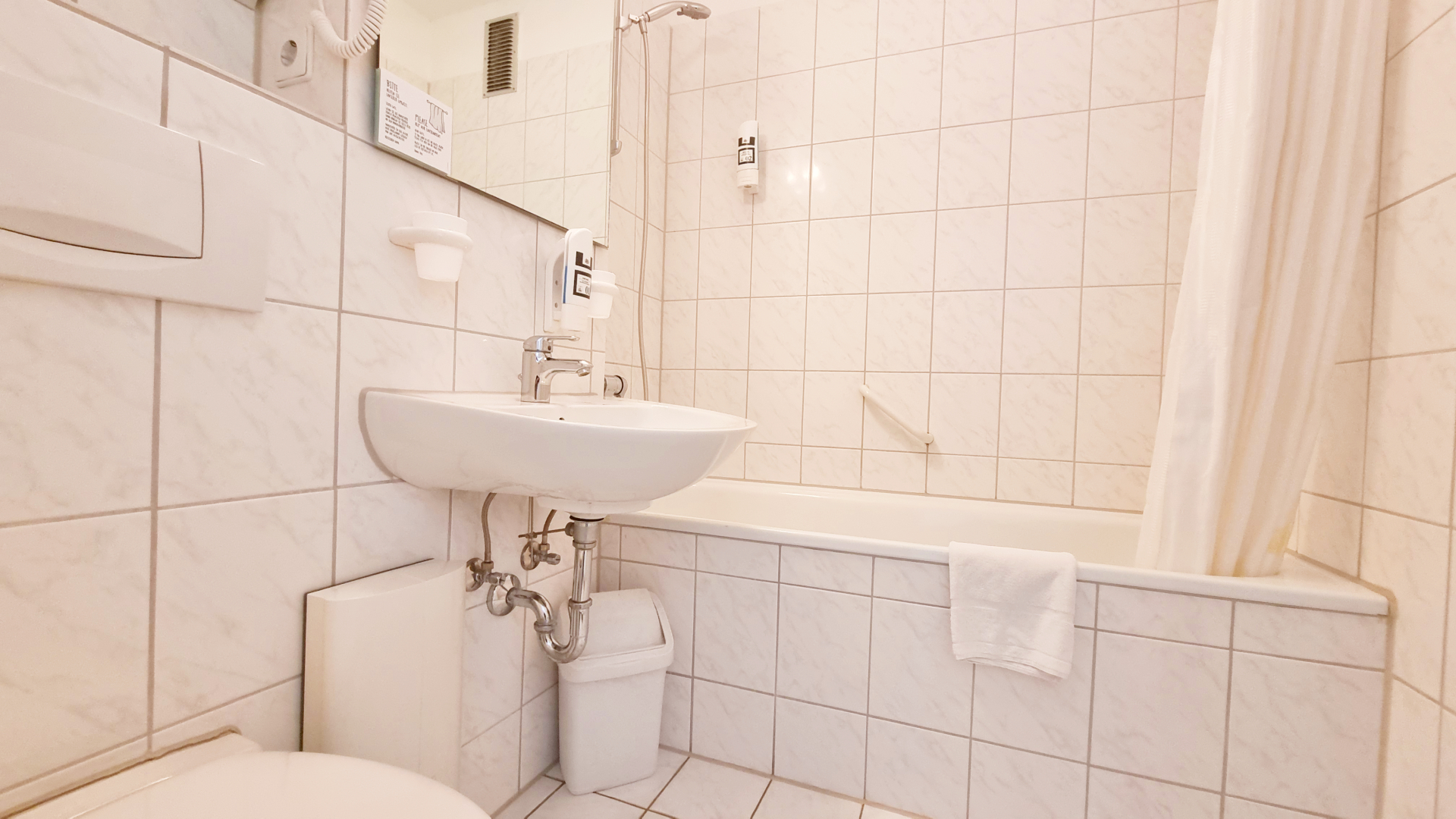 Double Connecting Room