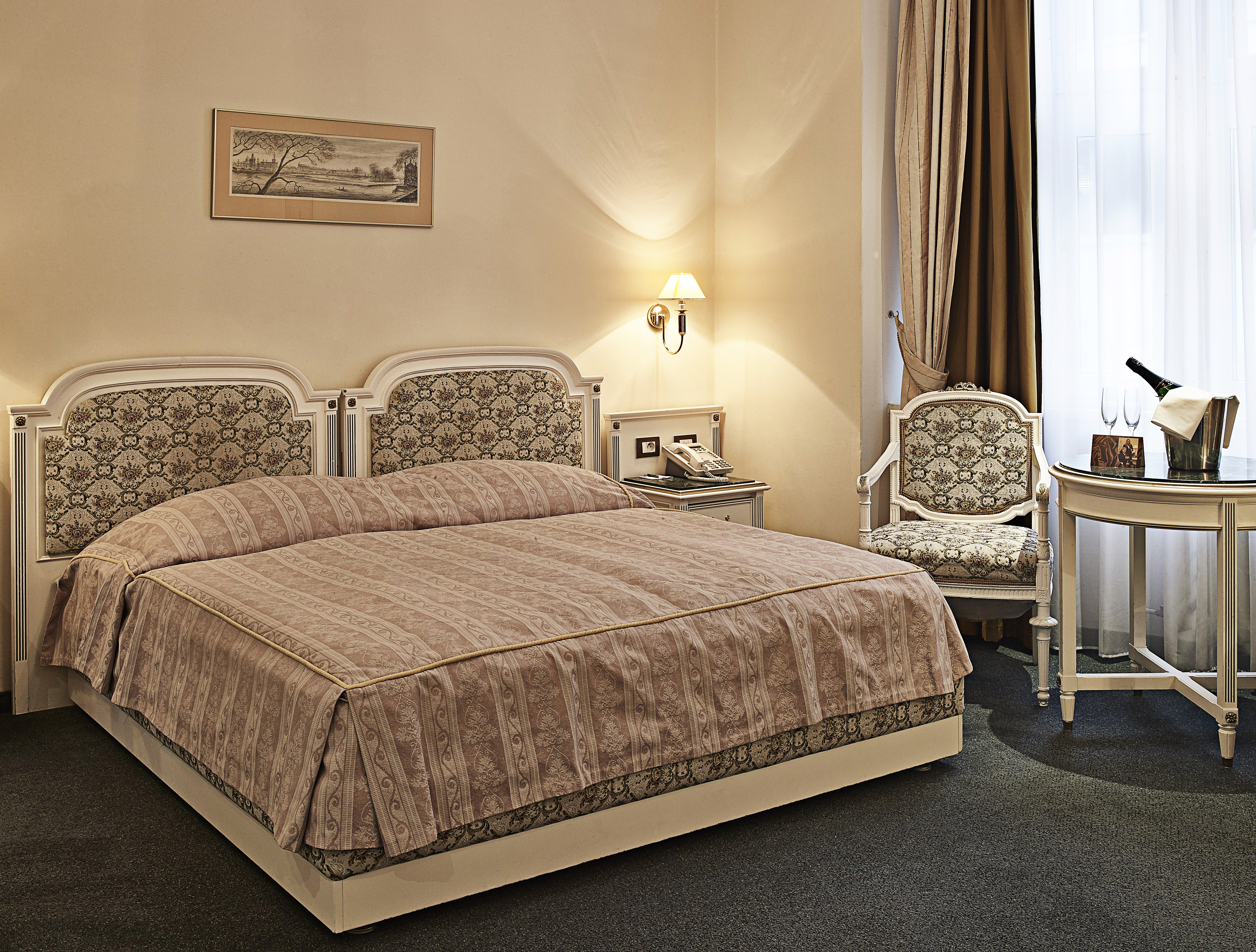 Double or Twin Standard