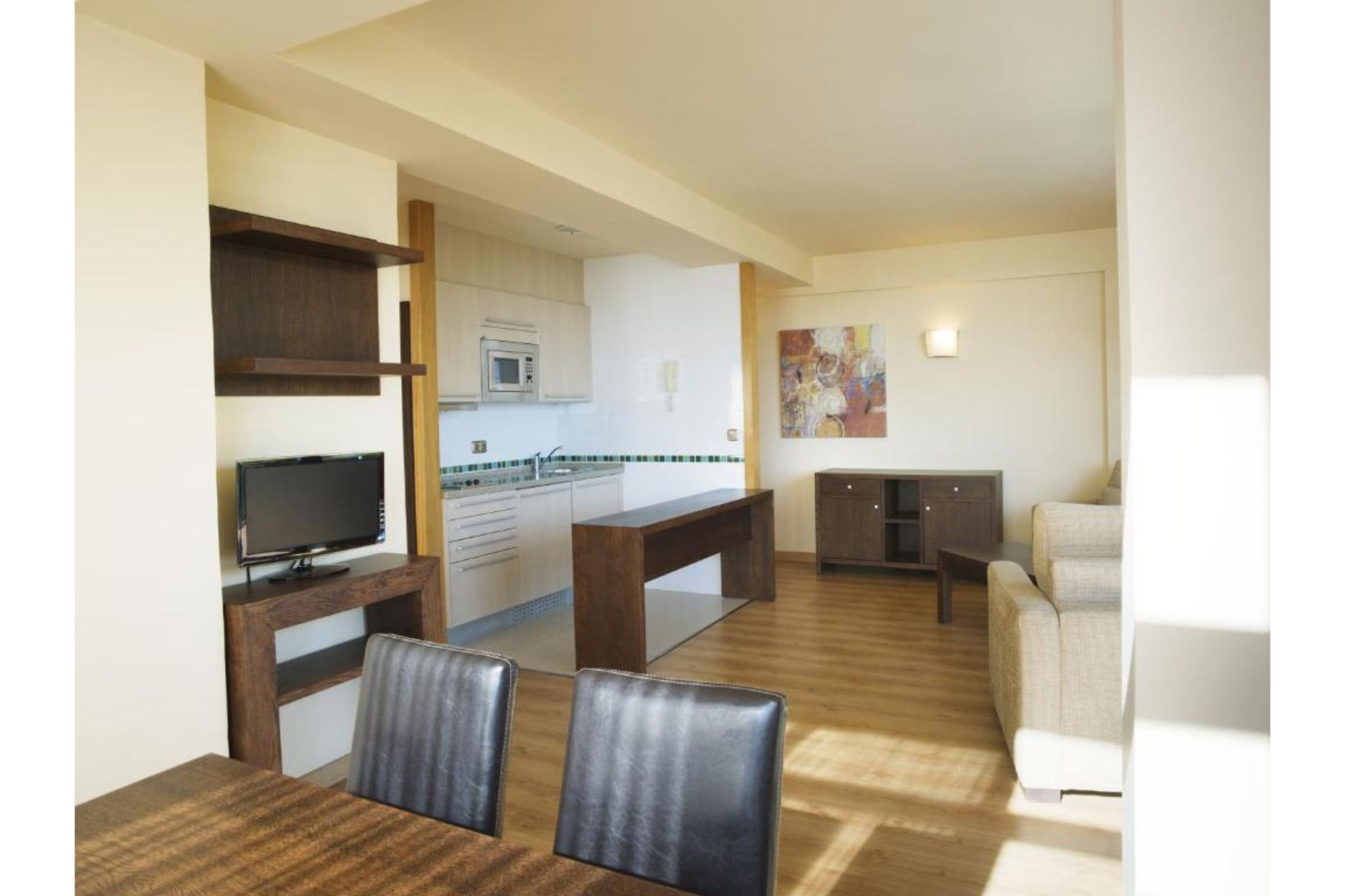 Apartment Capacity 3