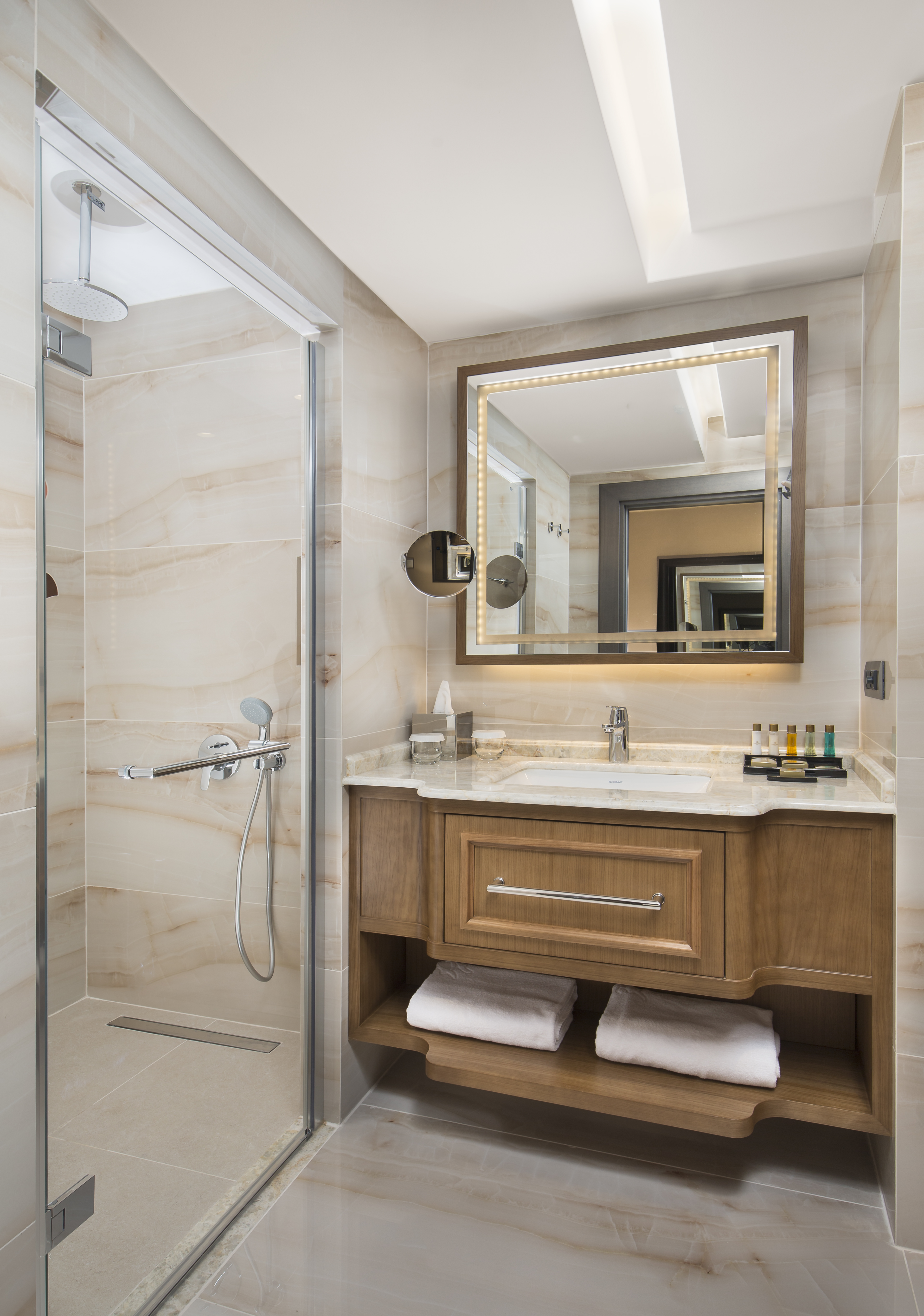 Room Superior Queen Bed