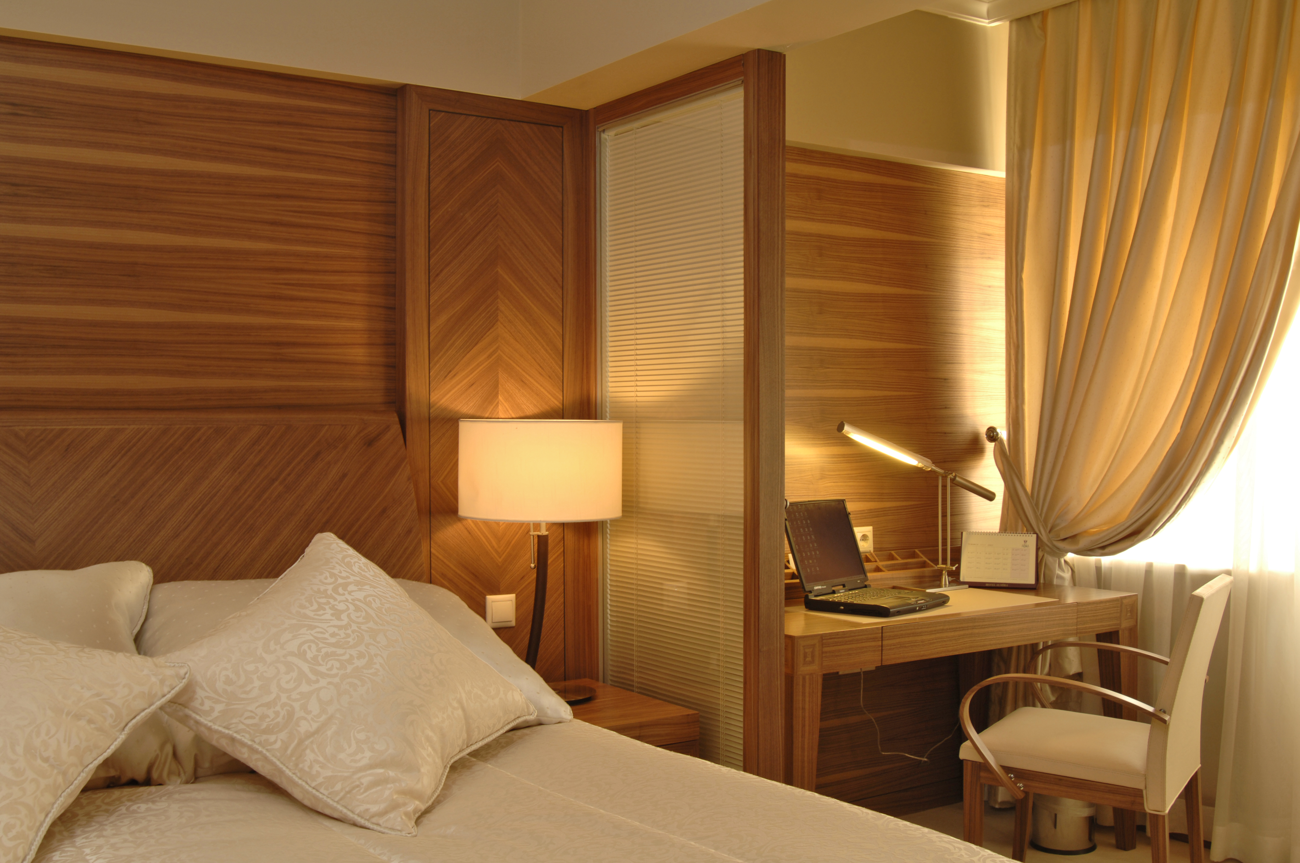 Room Business Superior