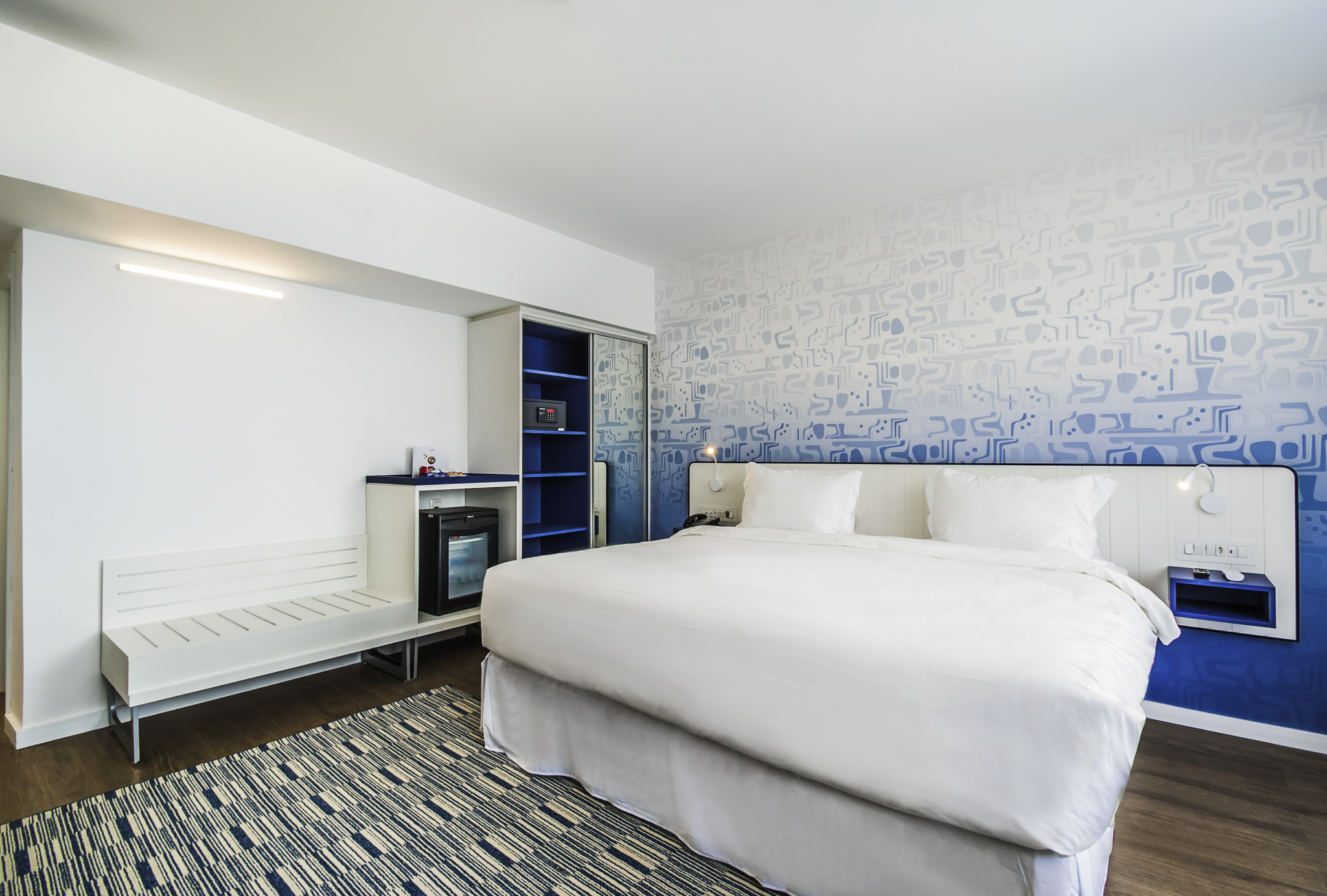 Double Superior Queen Bed