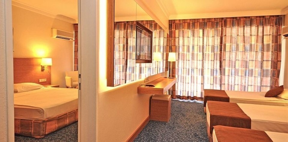 Family Room Connecting Room