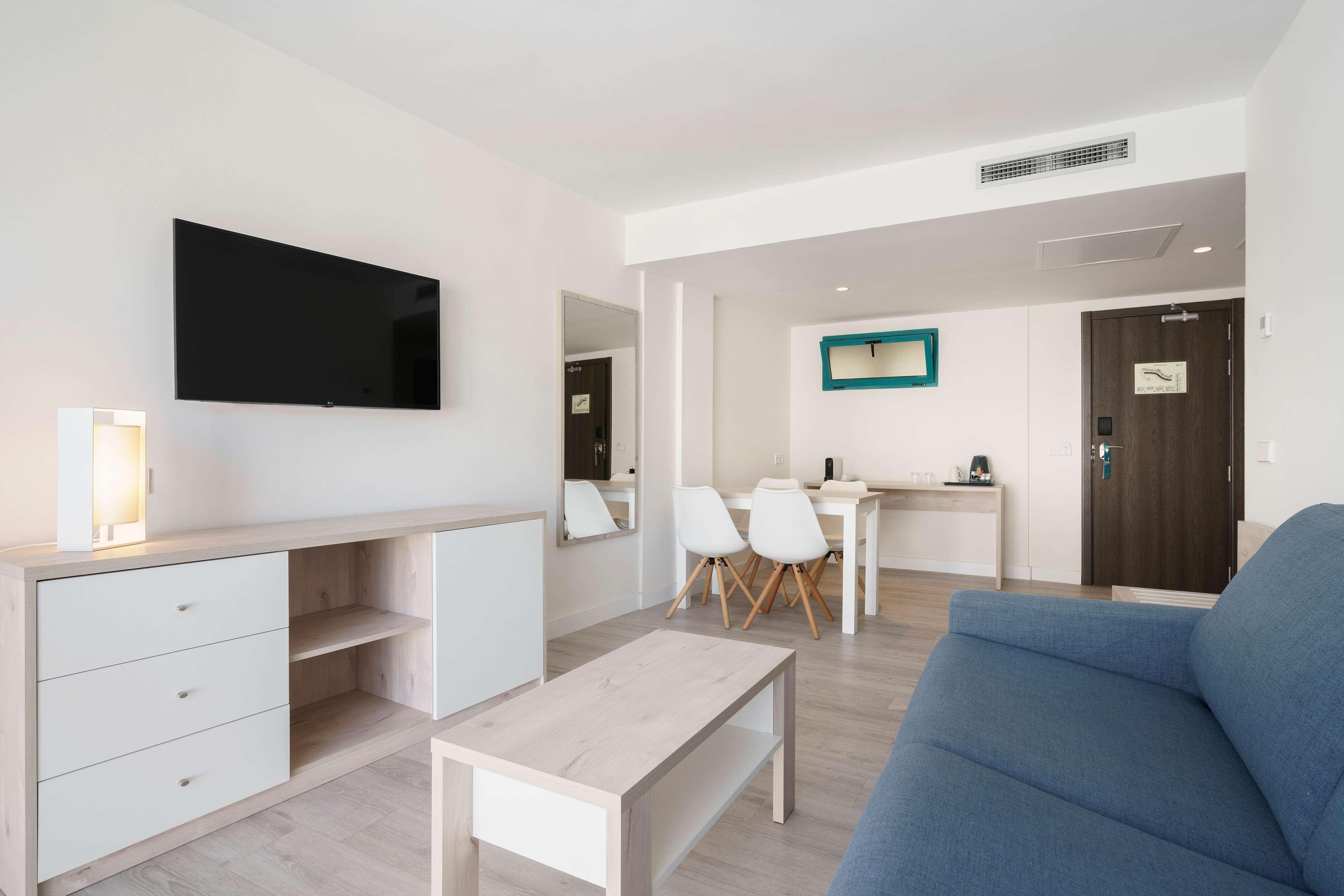 Family Room Superior