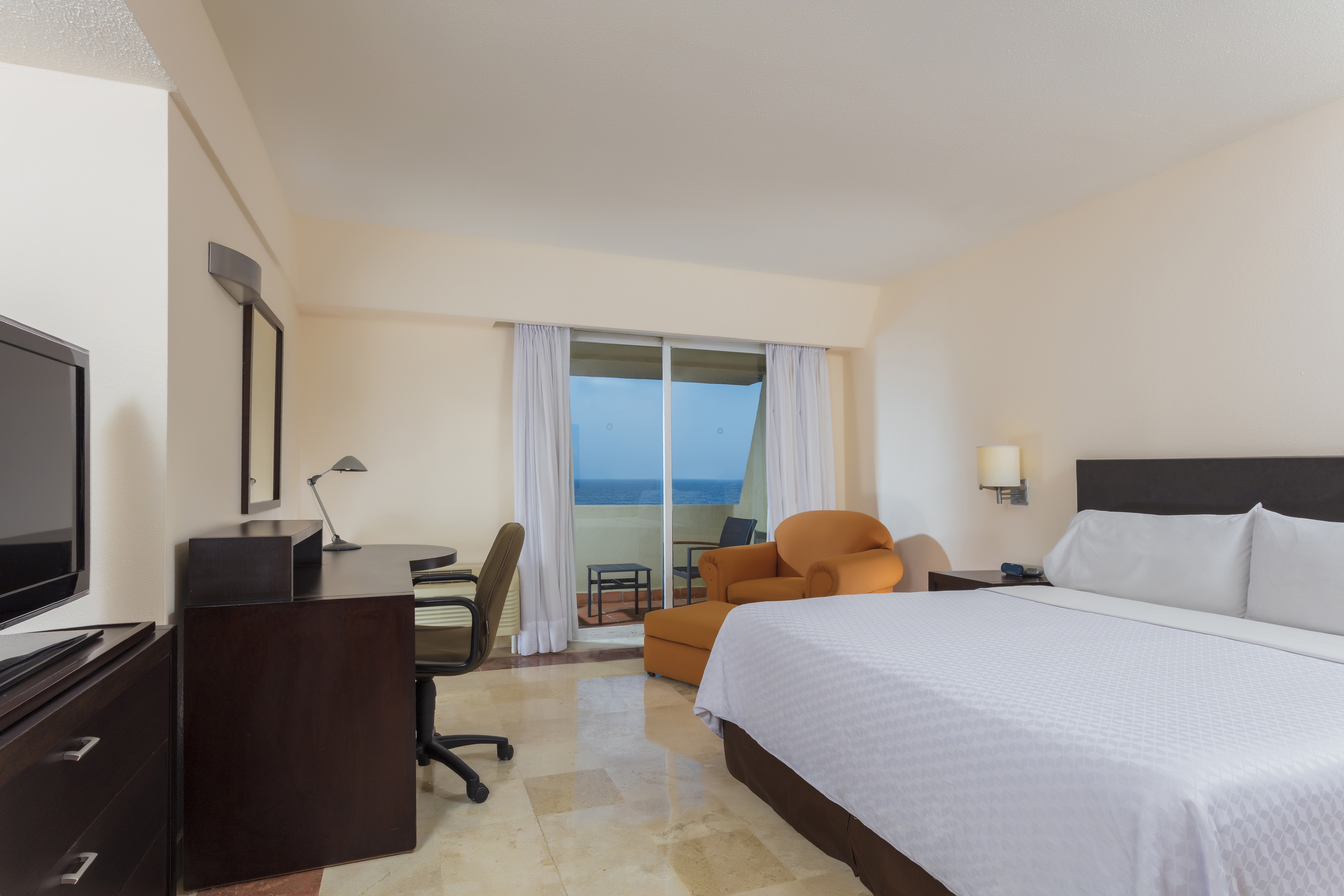 Room Ocean Front King Bed