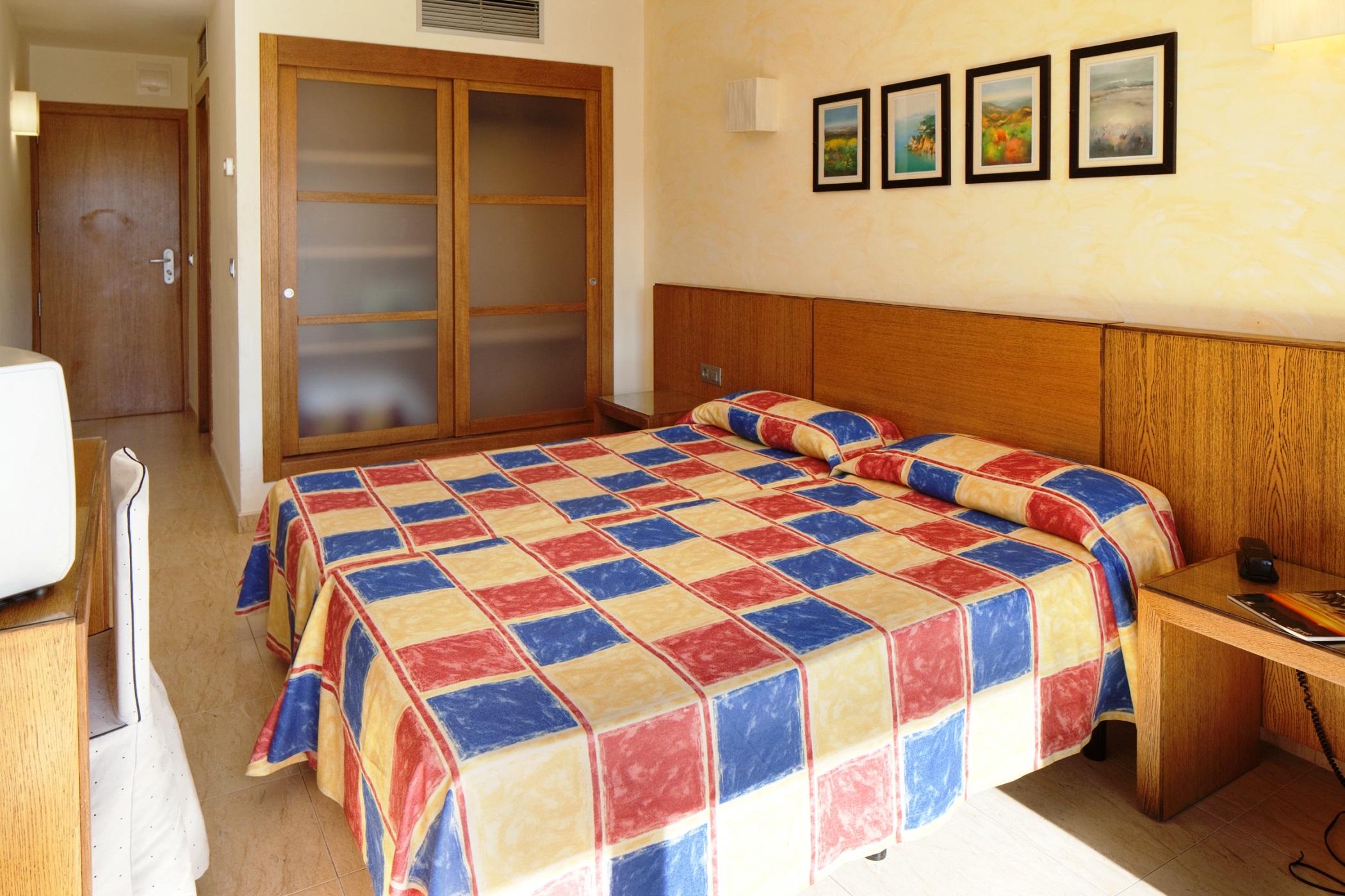 Double or Twin Standard