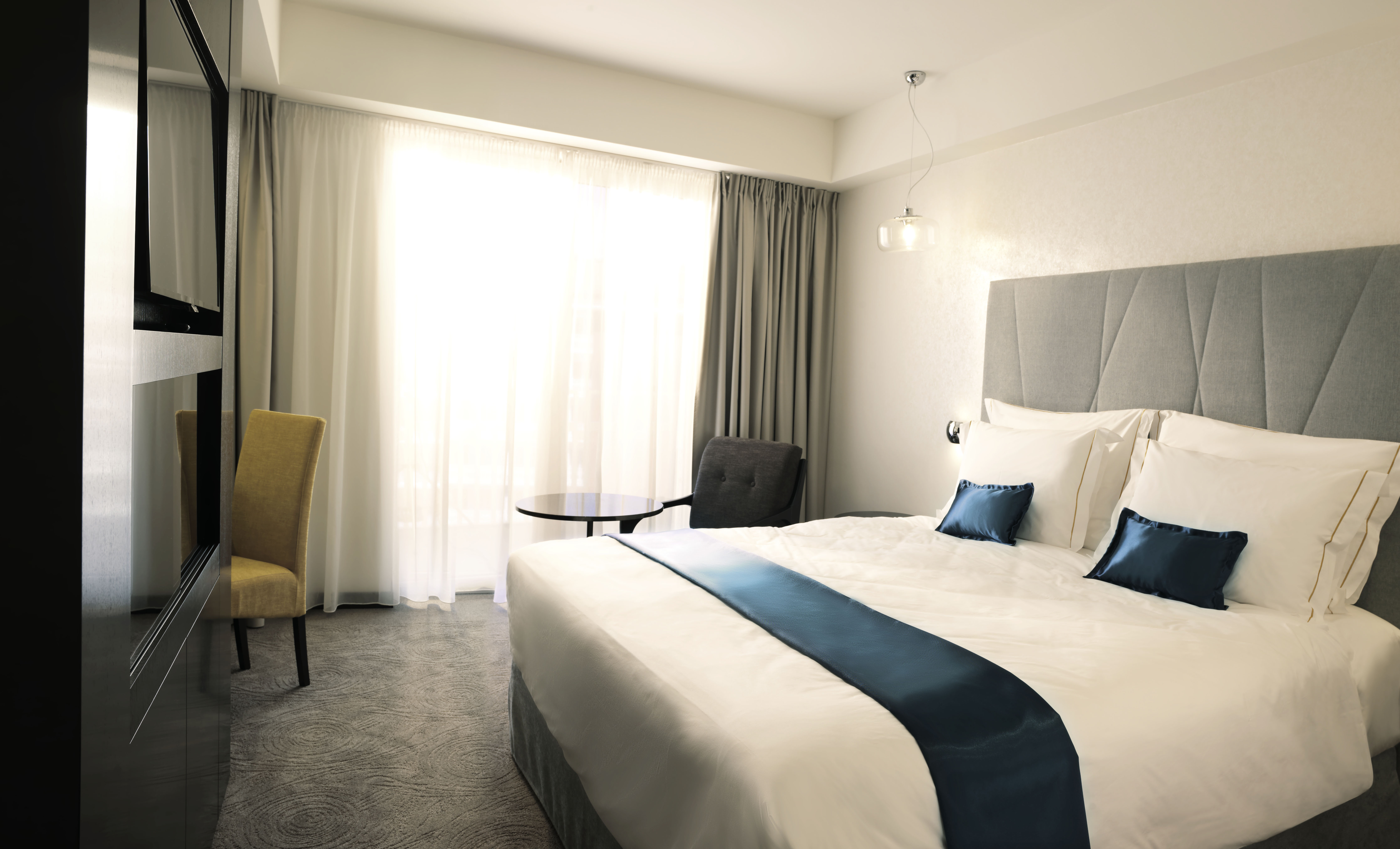 Double Side Sea View with Balcony