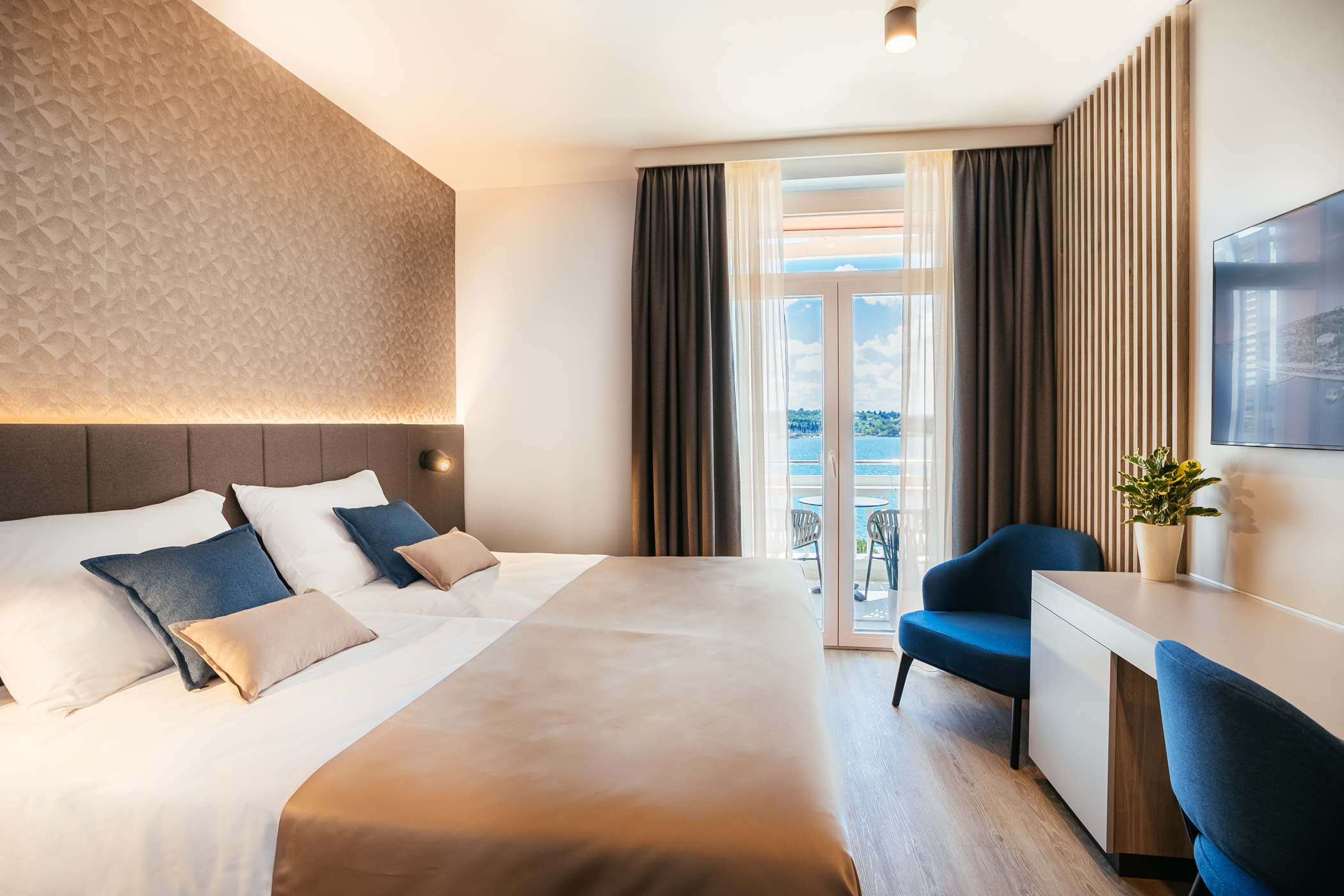 Twin Sea View with Balcony