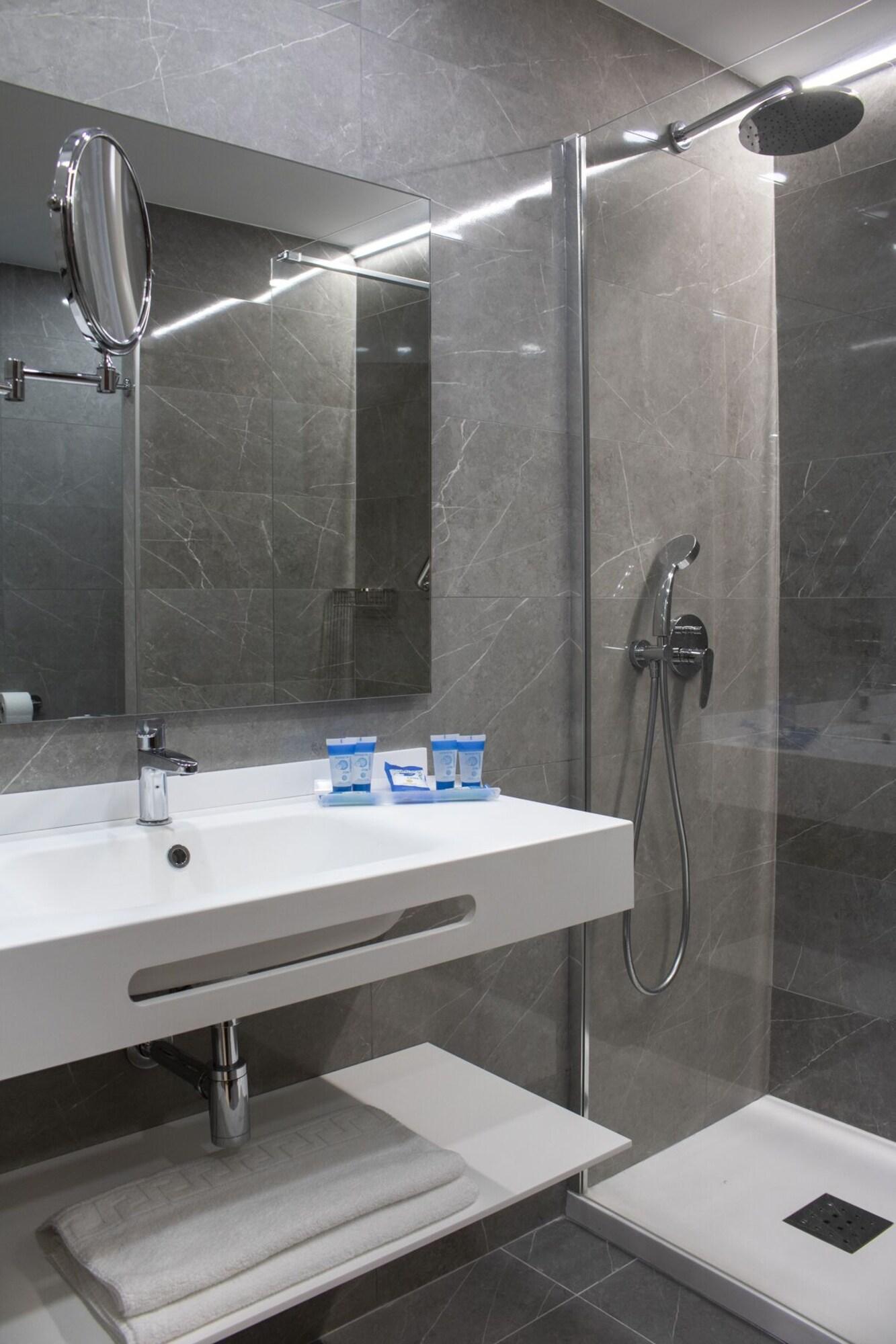 Double Superior Queen Bed