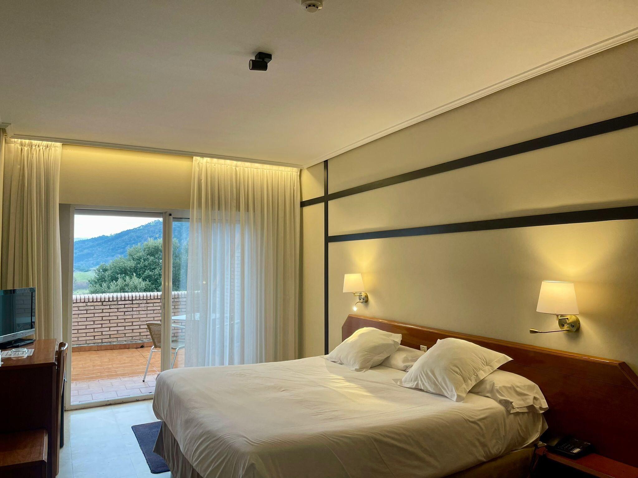 Double Superior Queen Bed