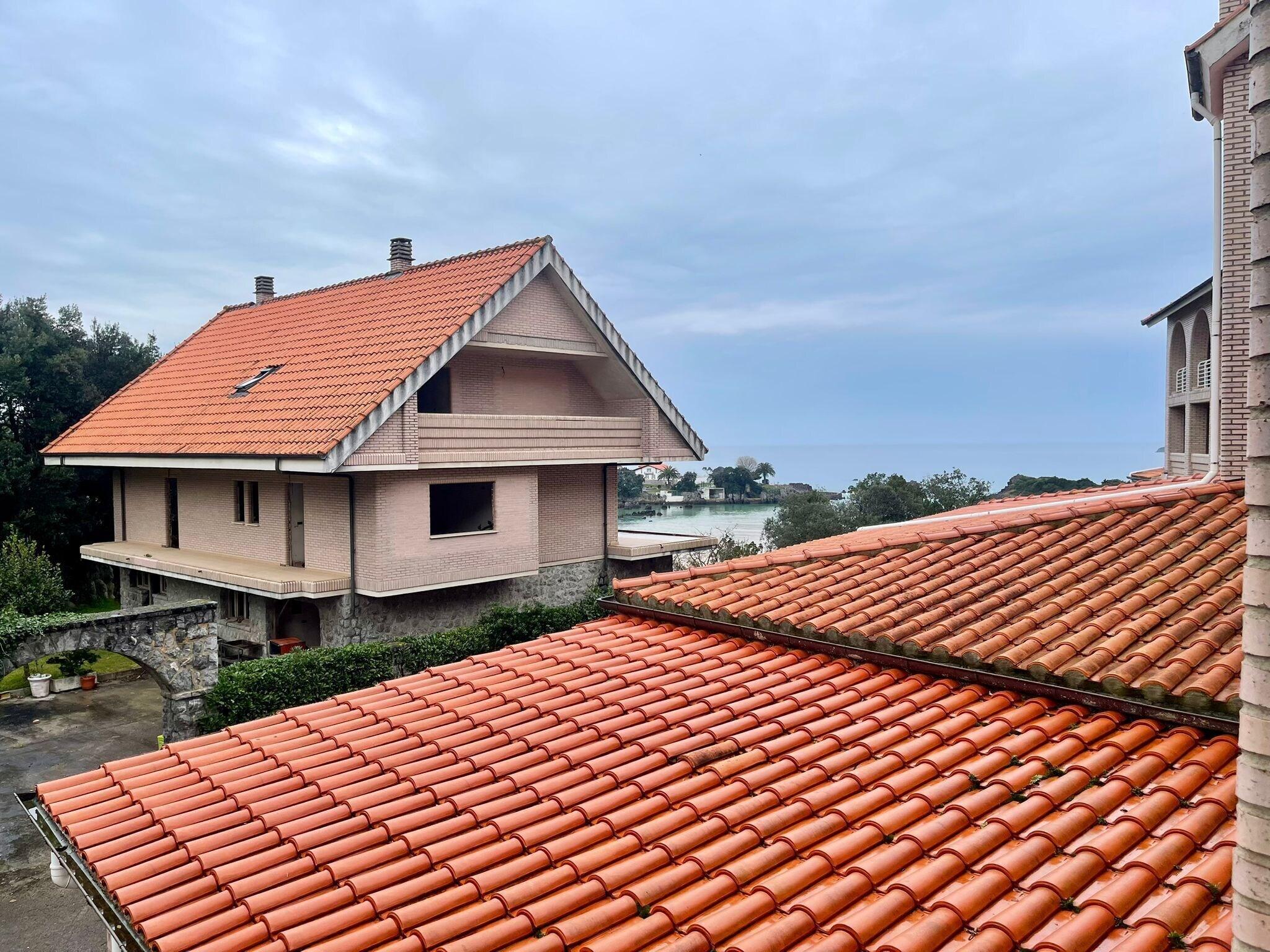 Double Queen Size Bed