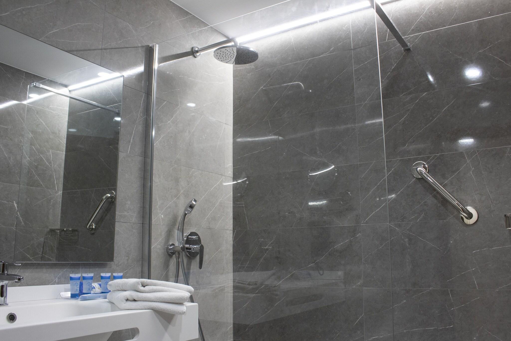 Double Queen Size Bed