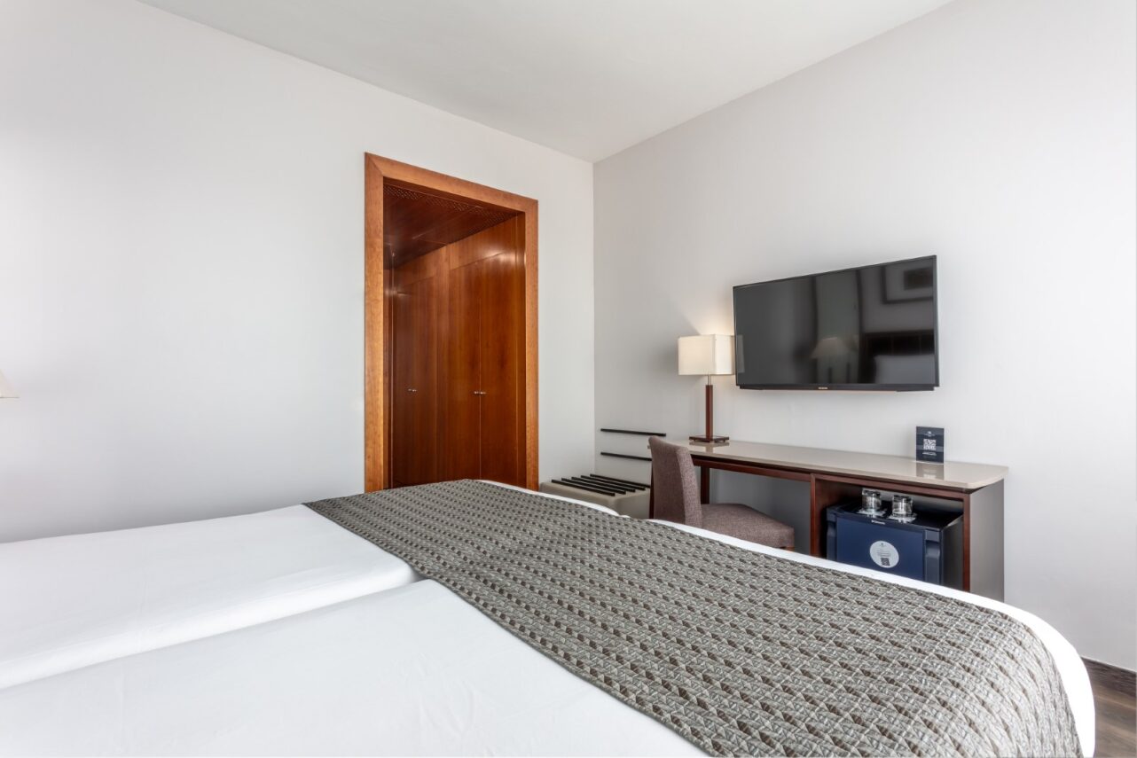 Double or Twin Standard