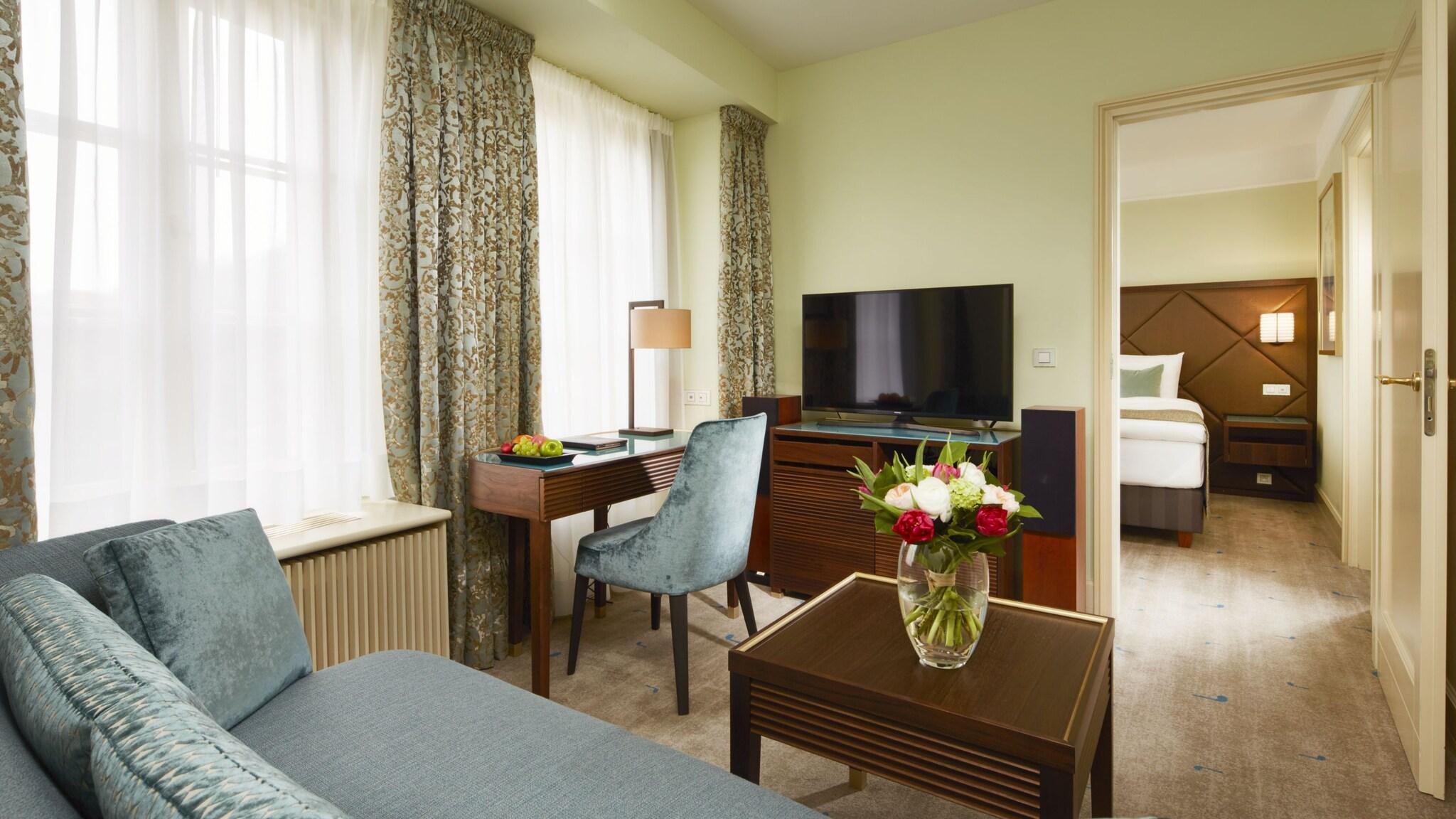 Junior Suite King Size Bed