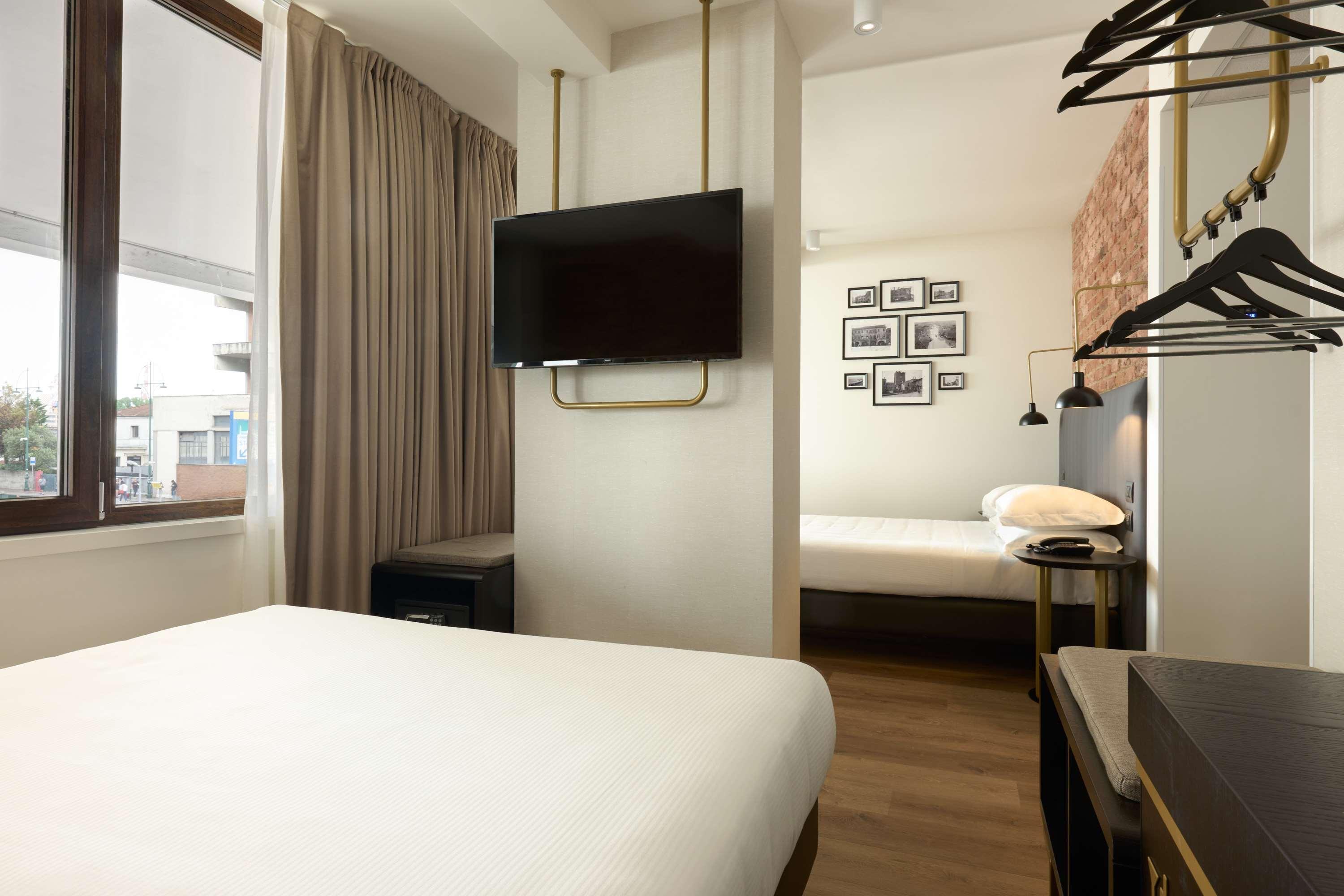 Family Room Two Queen Beds