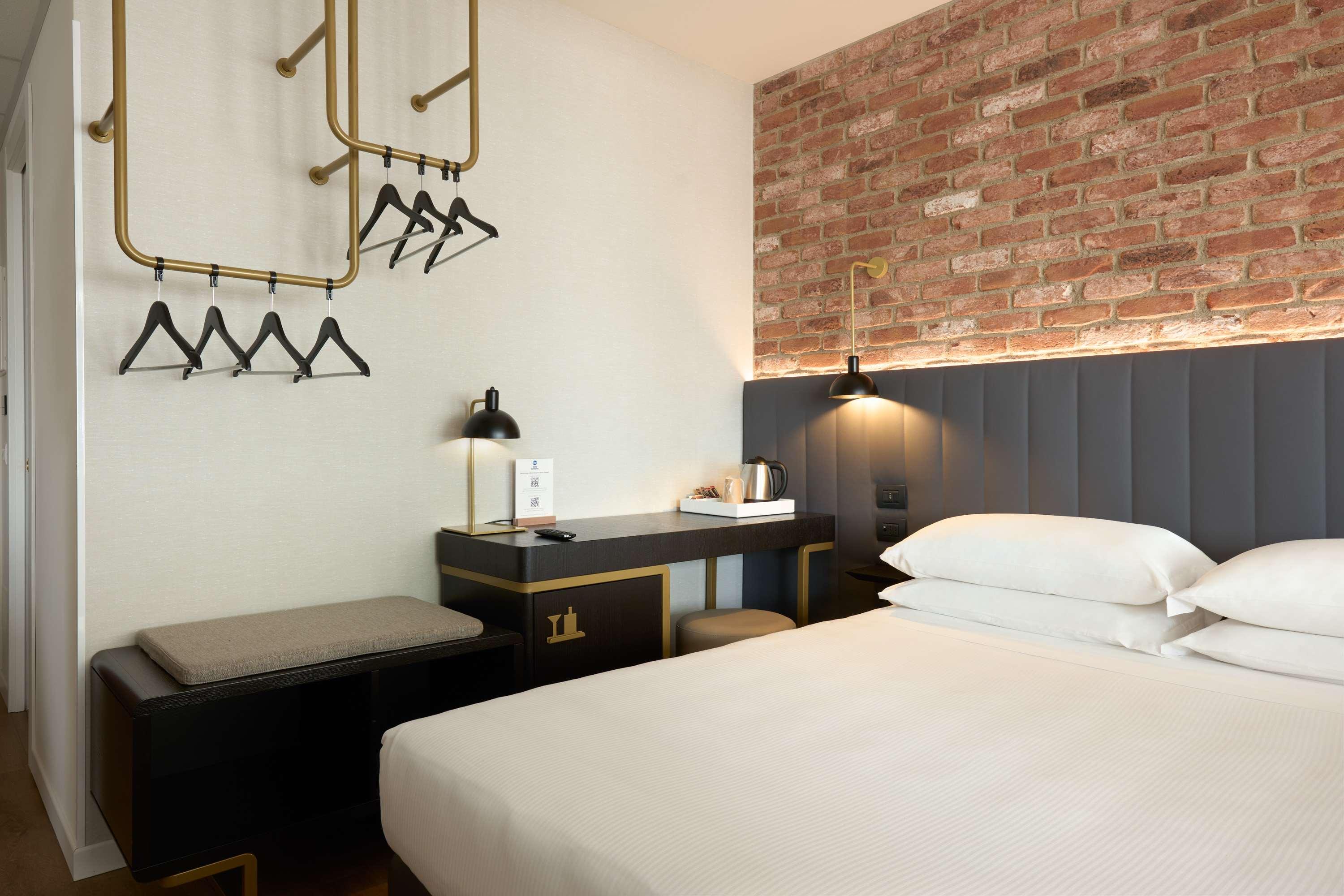 Family Room Two Queen Beds