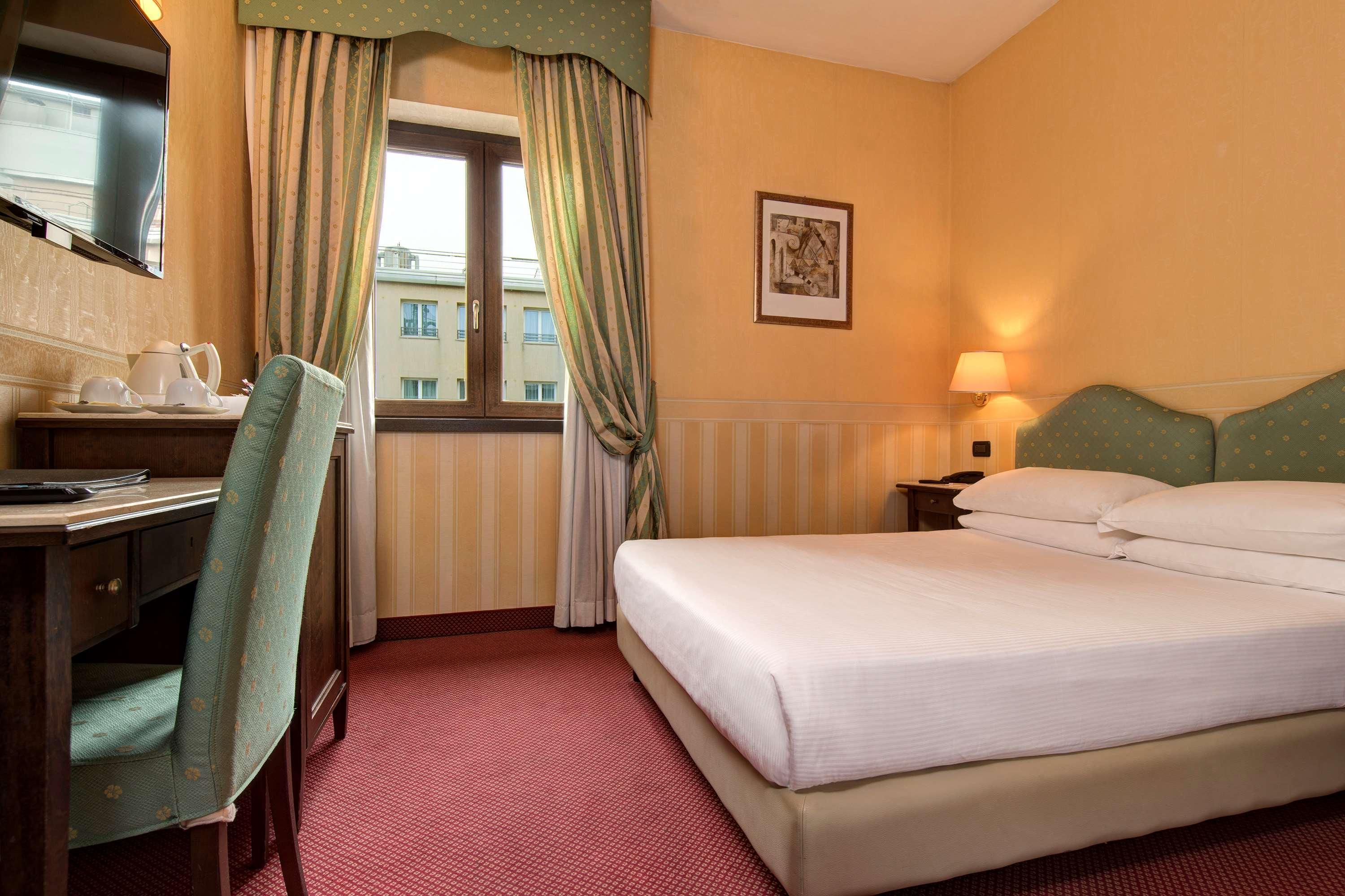 Double Classic Queen Bed