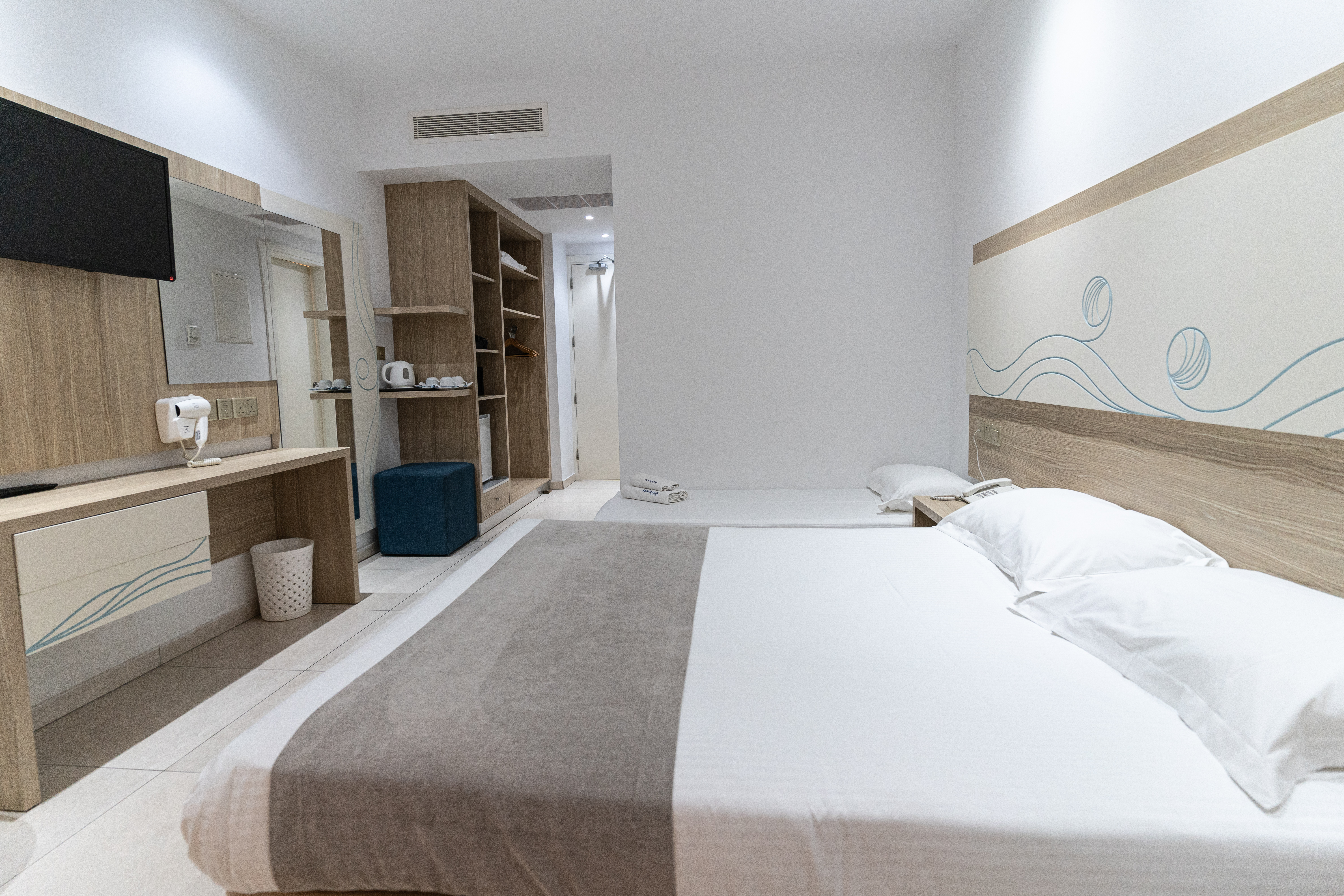 Double or Twin Superior Side Sea View