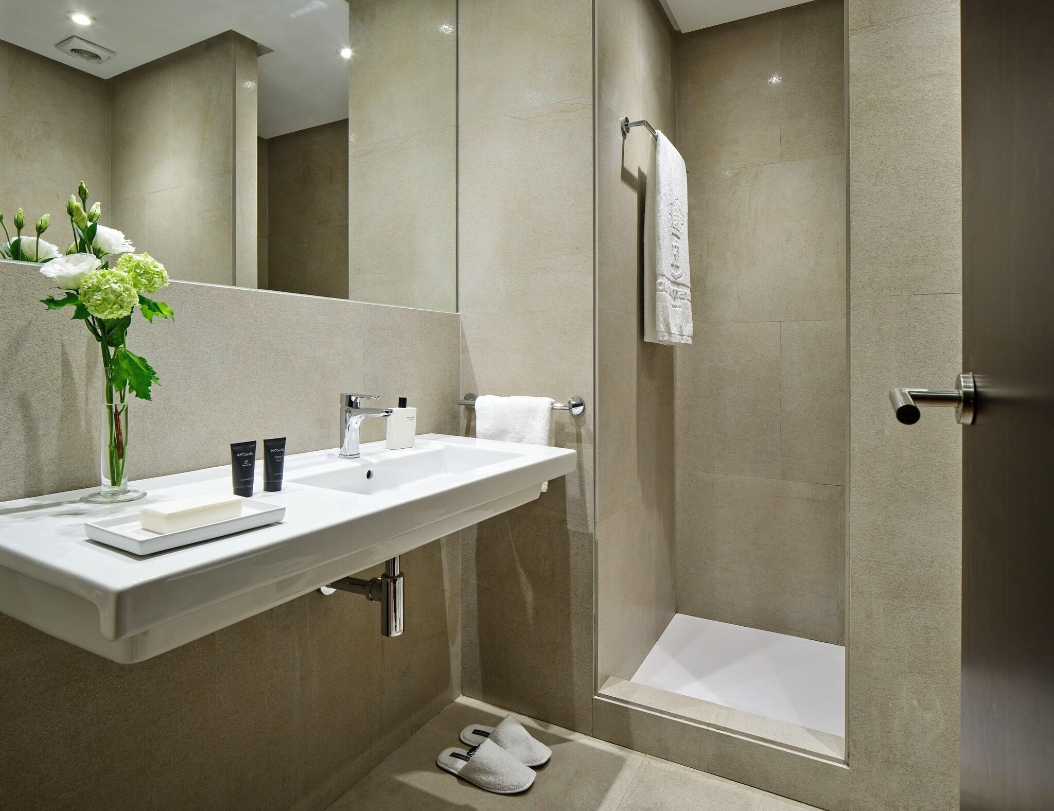 Double Superior Queen Bed