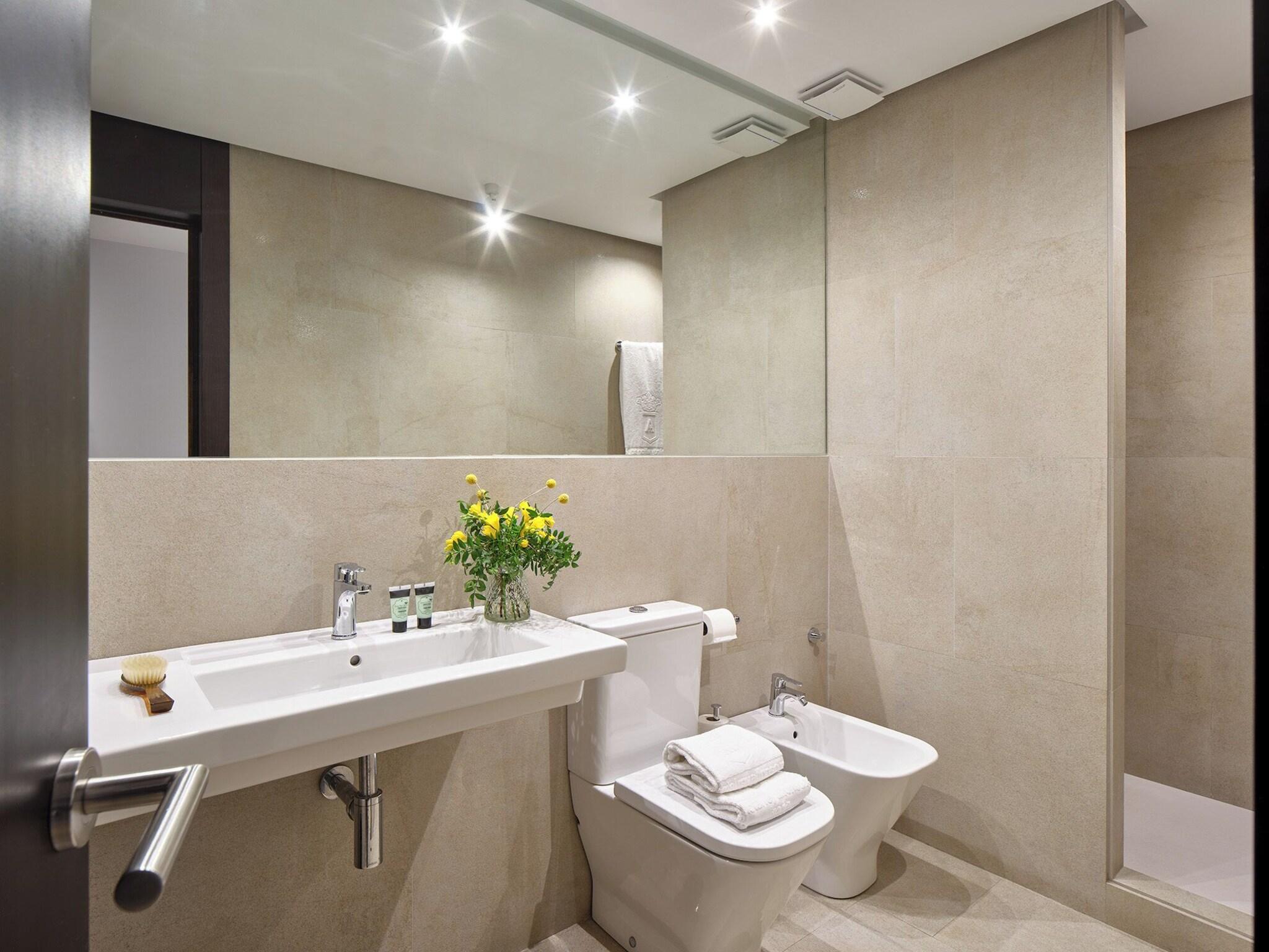 Junior Suite Queen Size Bed