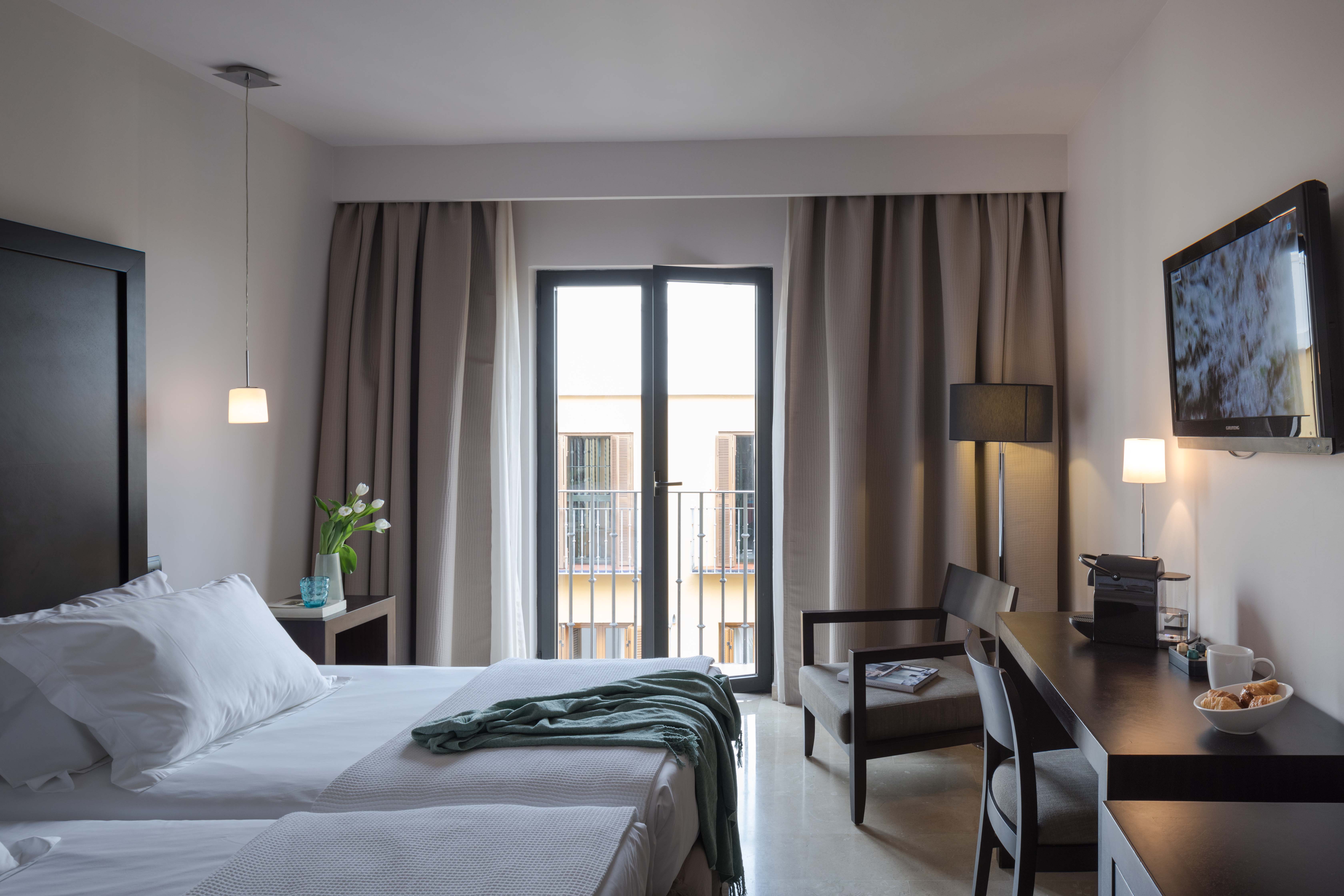 Double or Twin Standard