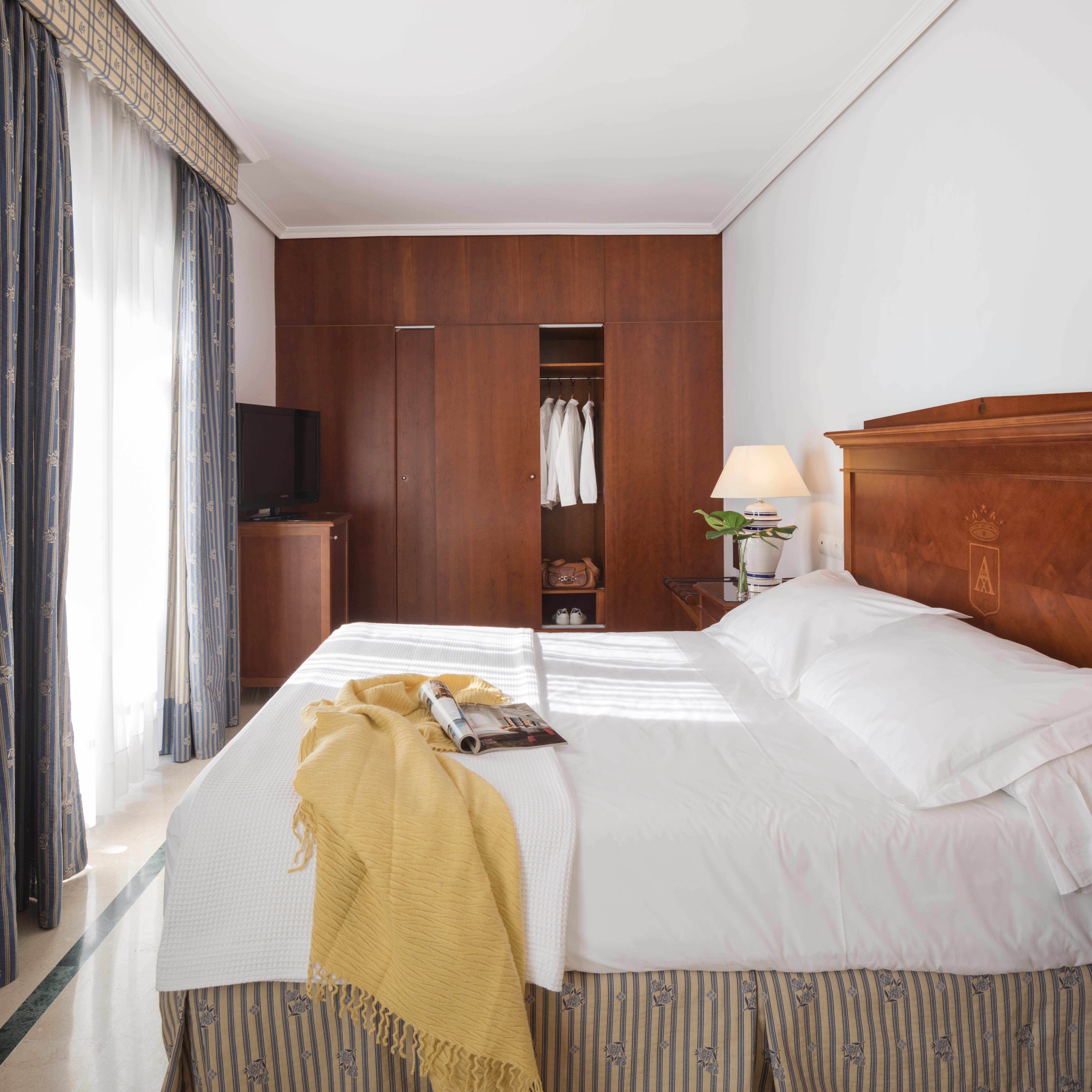 Double or Twin Standard