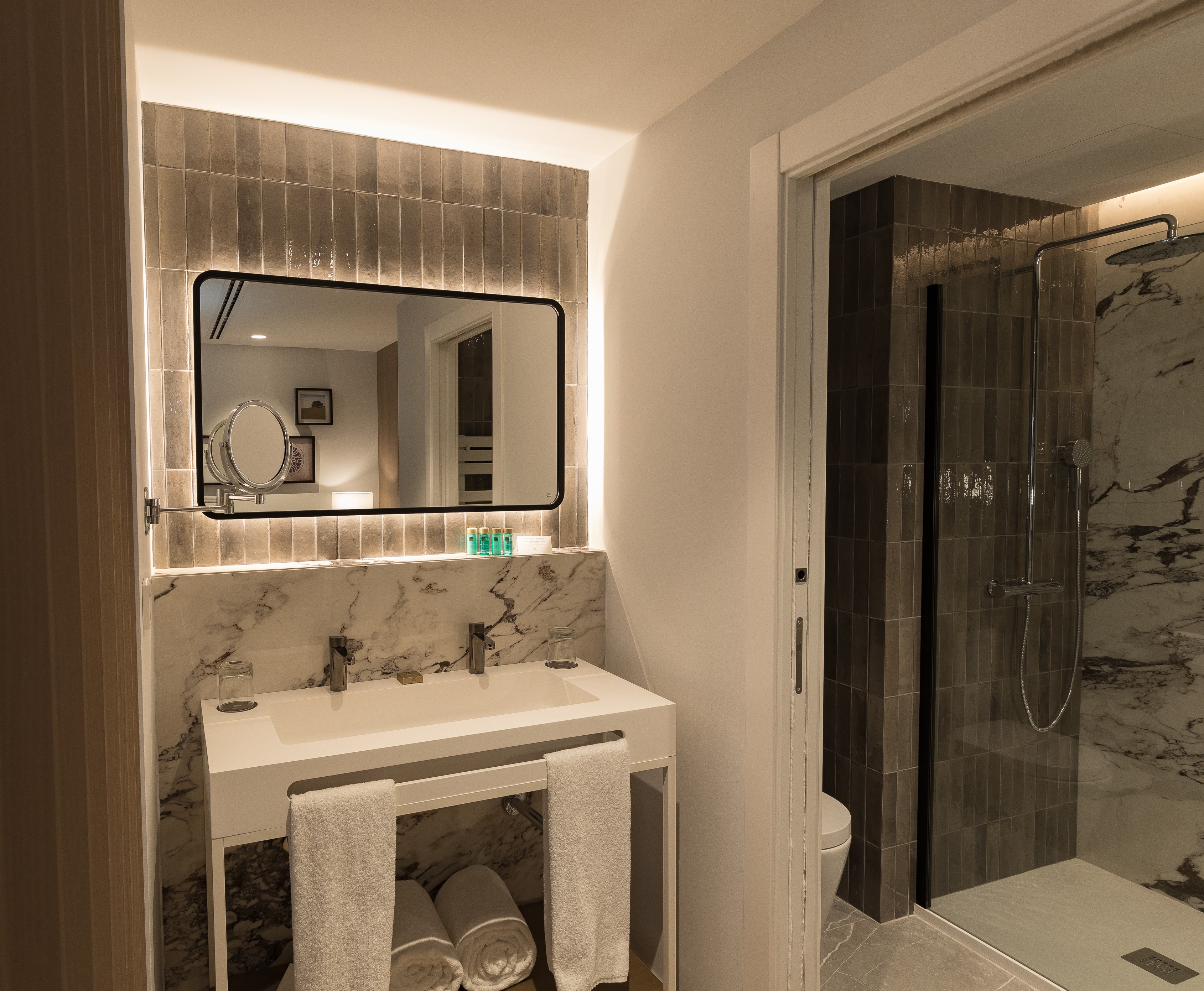 Double Single Superior with Views