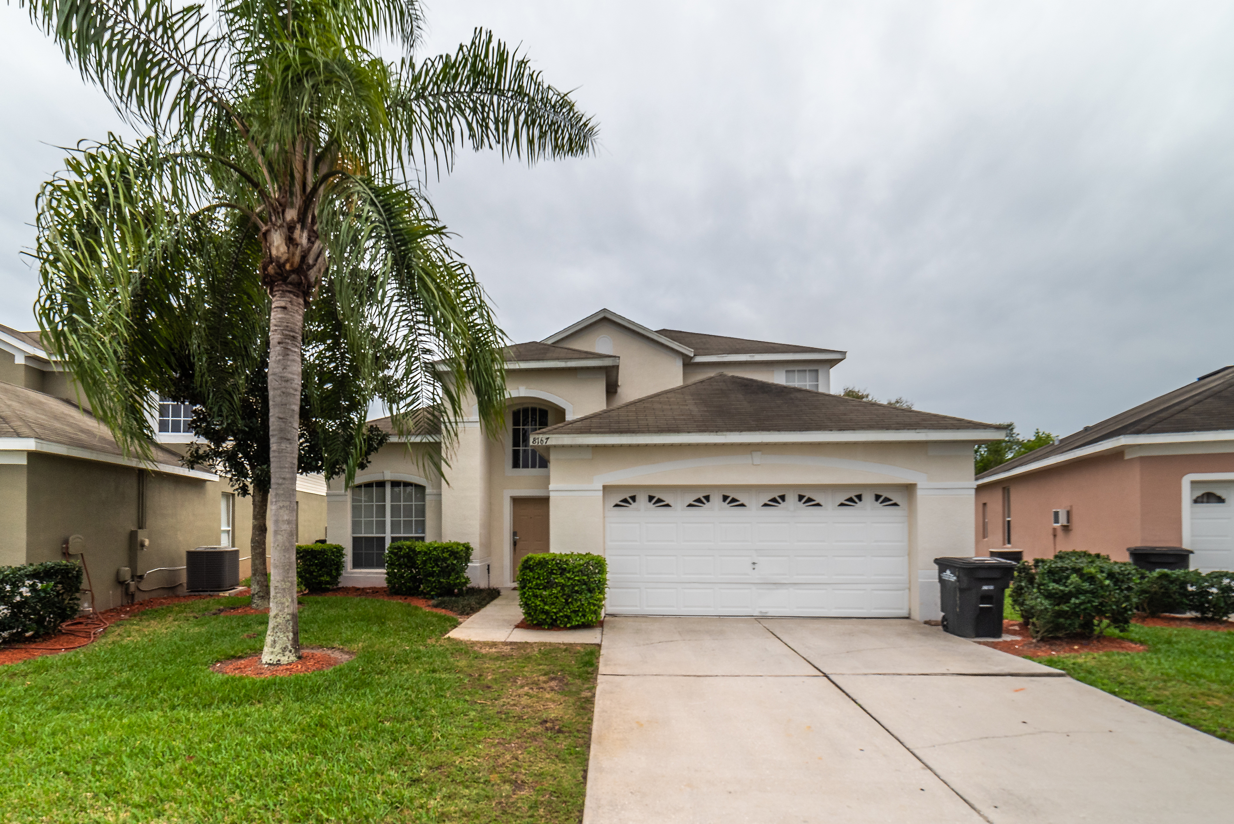 Home Six Bedrooms with Private Pool