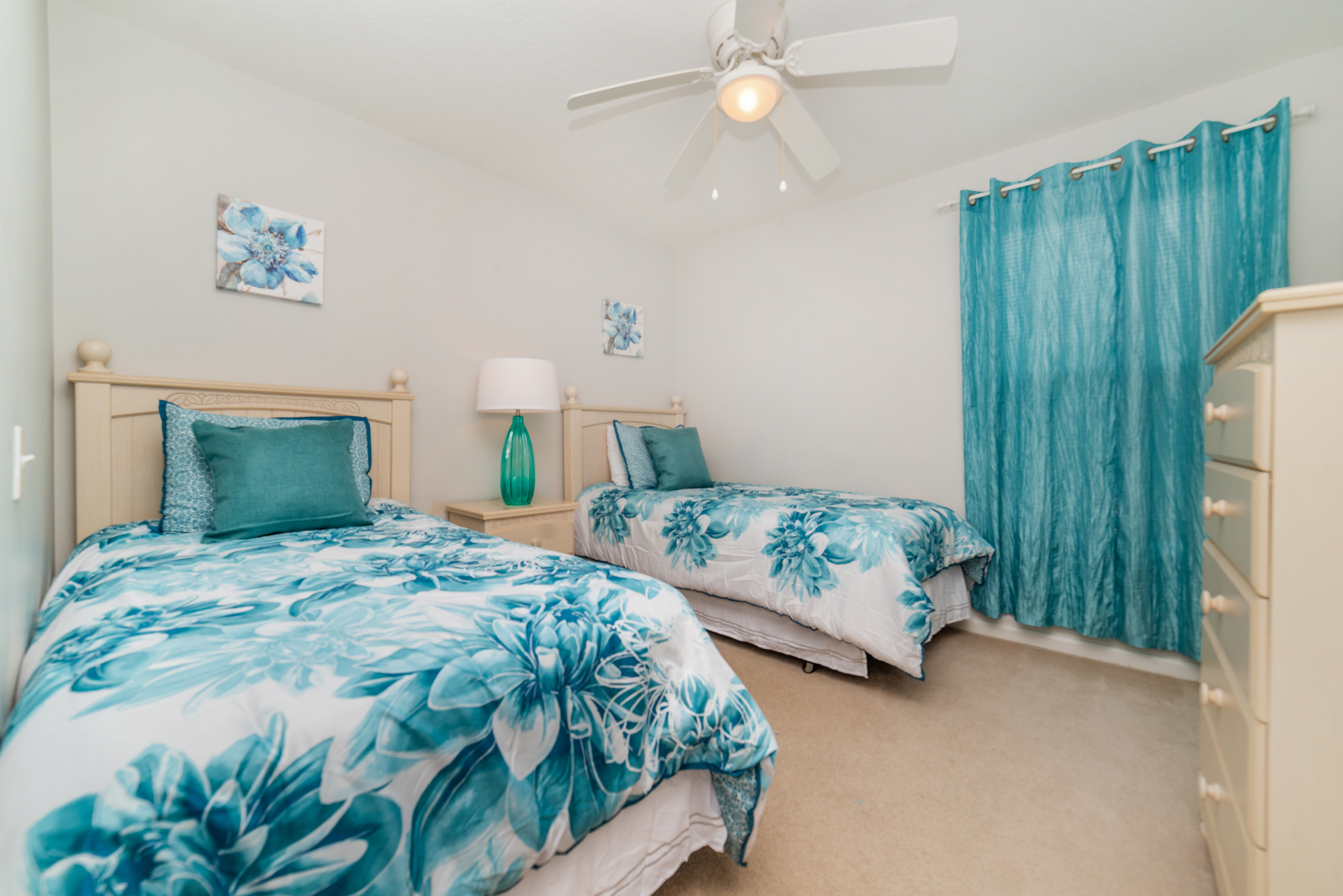 Home Six Bedrooms with Private Pool