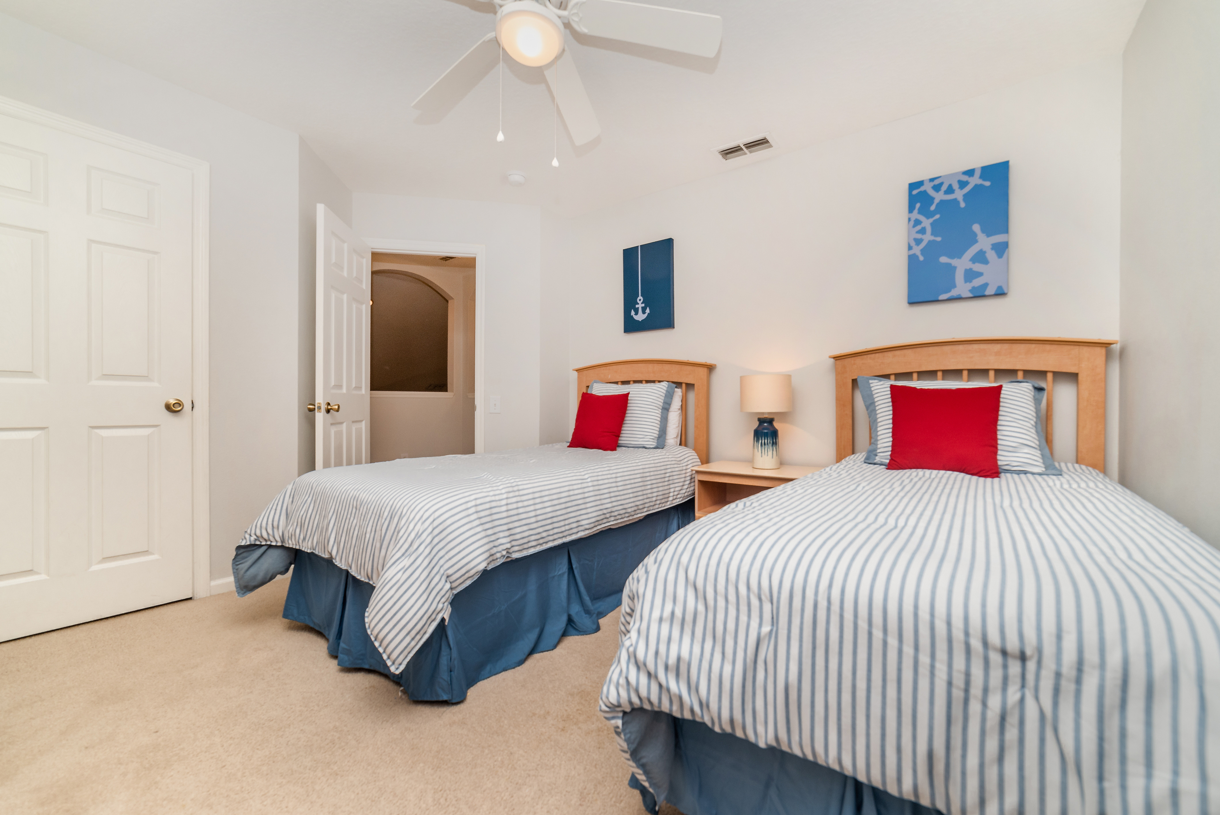 Home Six Bedrooms with Private Pool