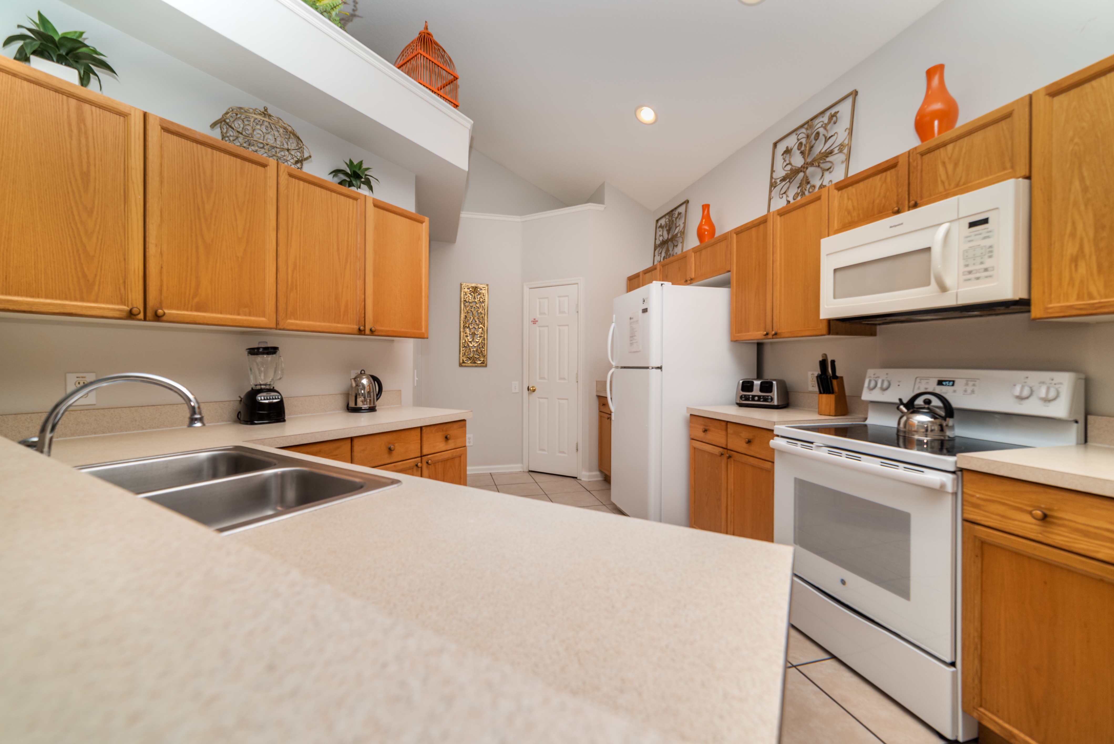 Home Six Bedrooms with Private Pool