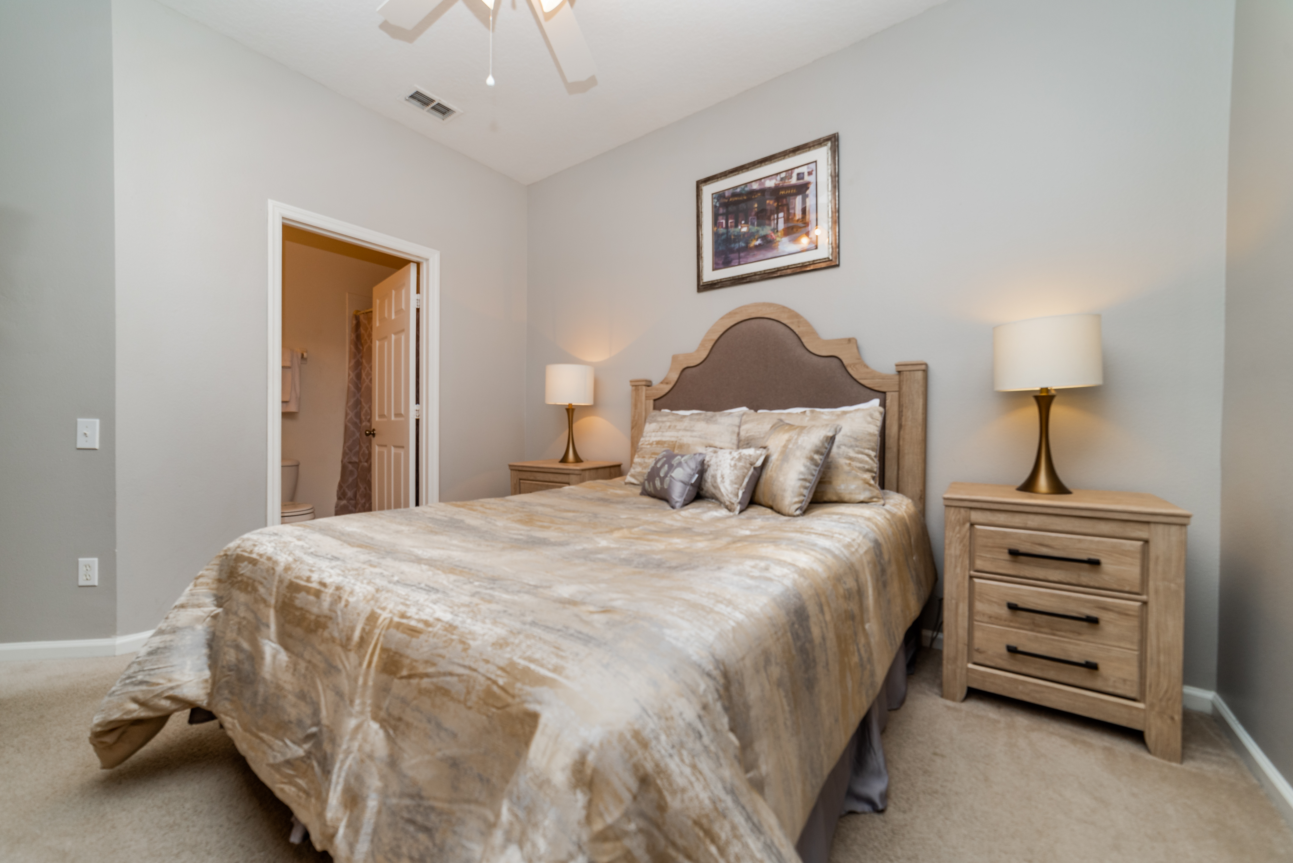 Home Six Bedrooms with Private Pool