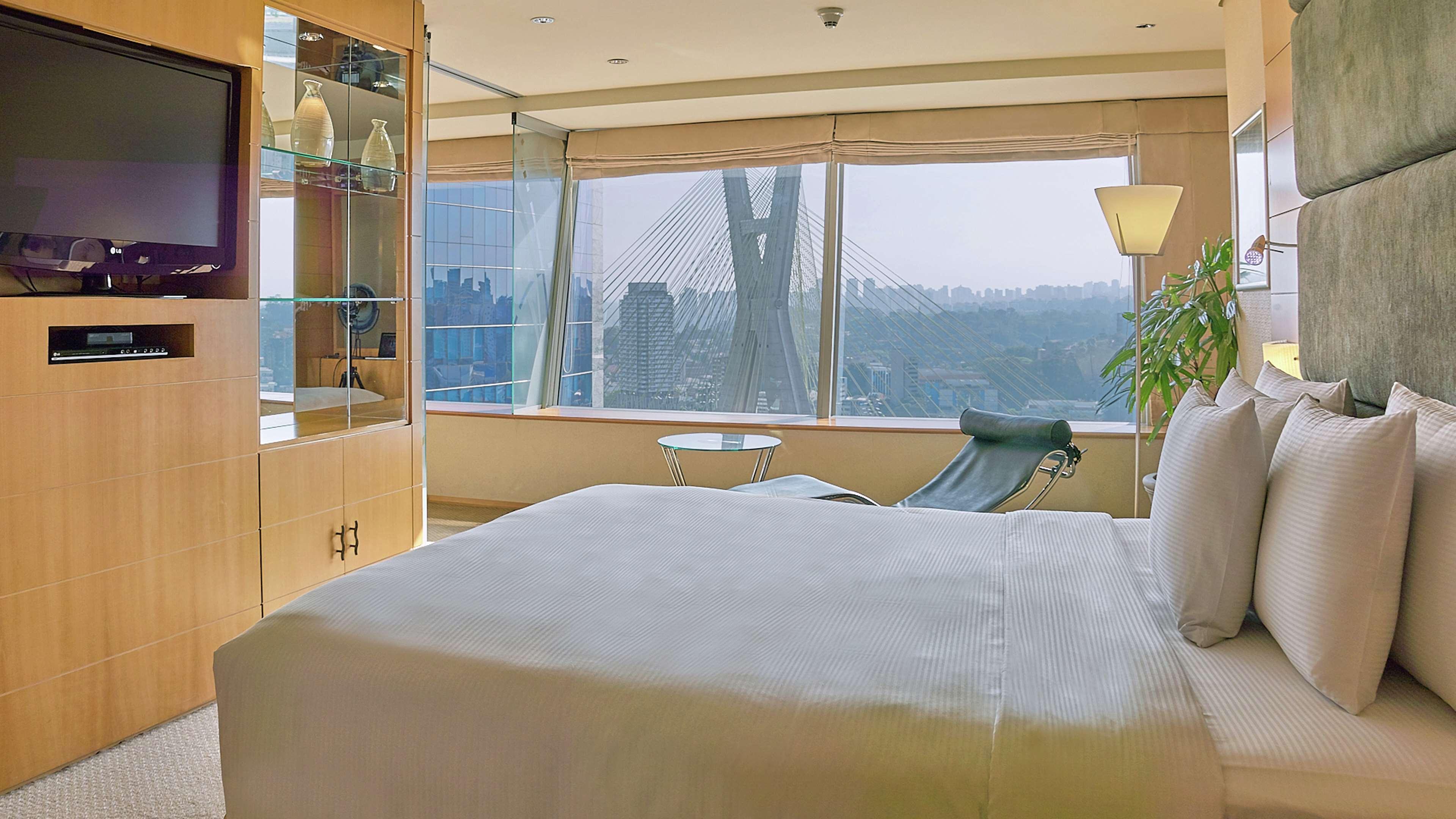 Suite with Views