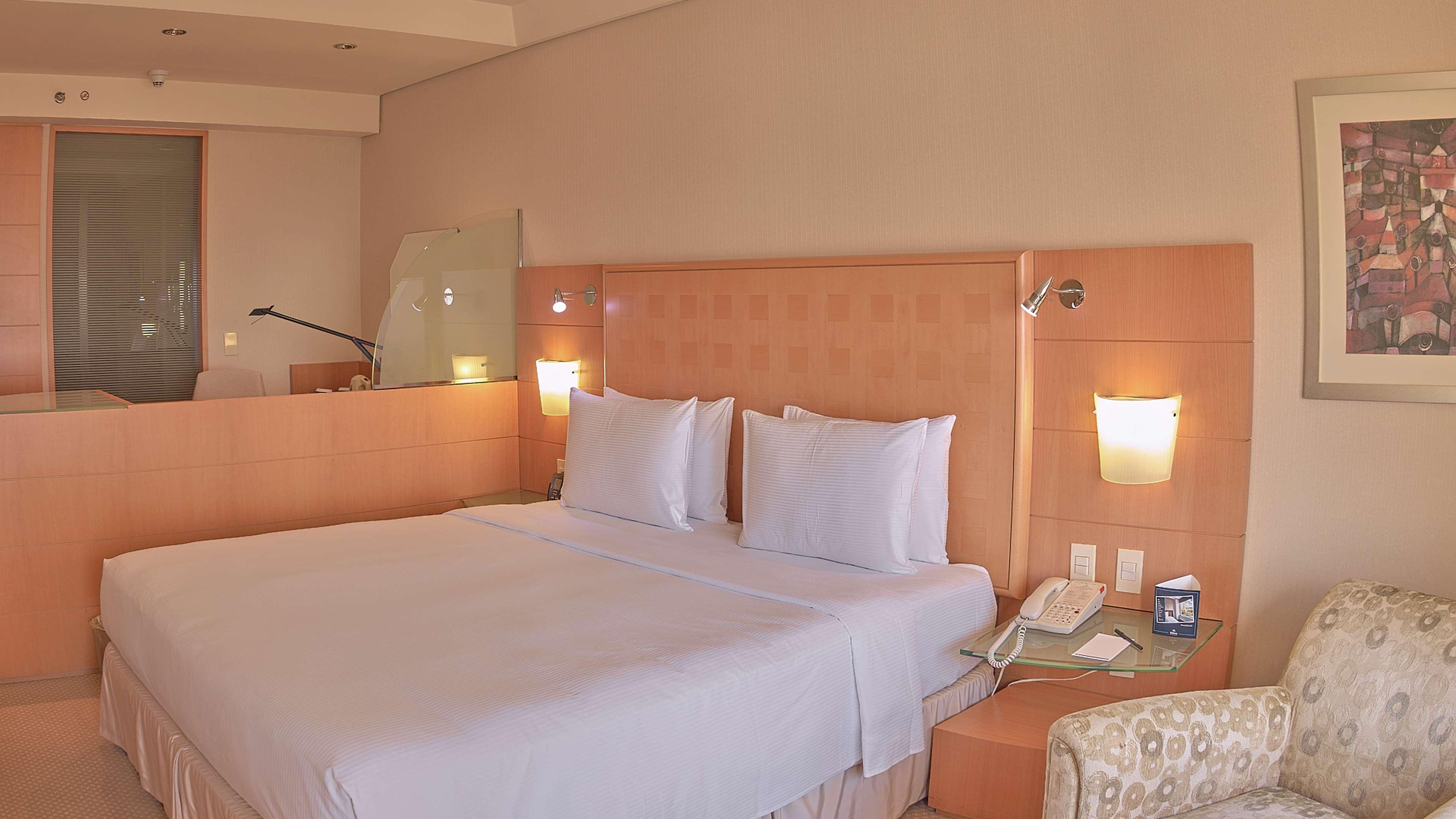 Double Deluxe King Bed