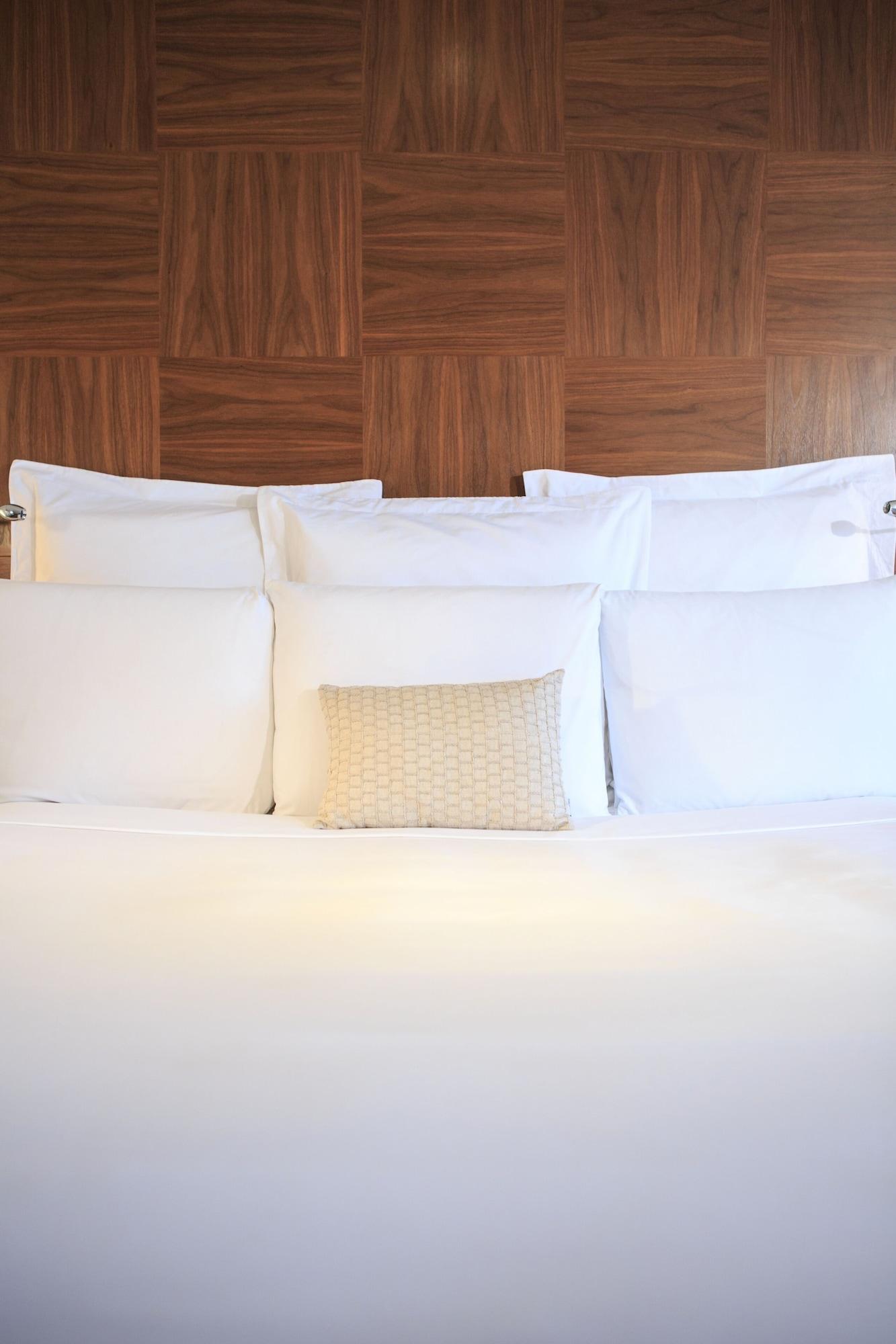 Double Queen Size Bed