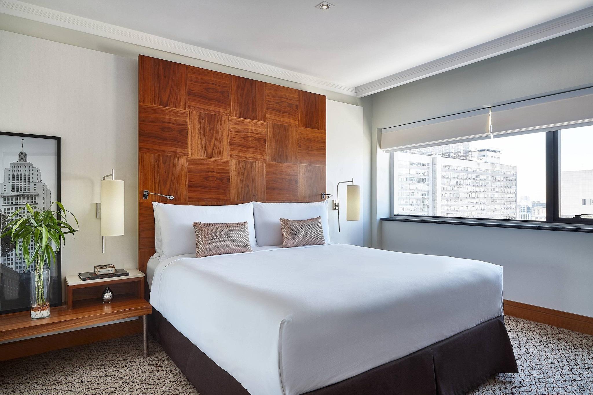 Double Club King Bed