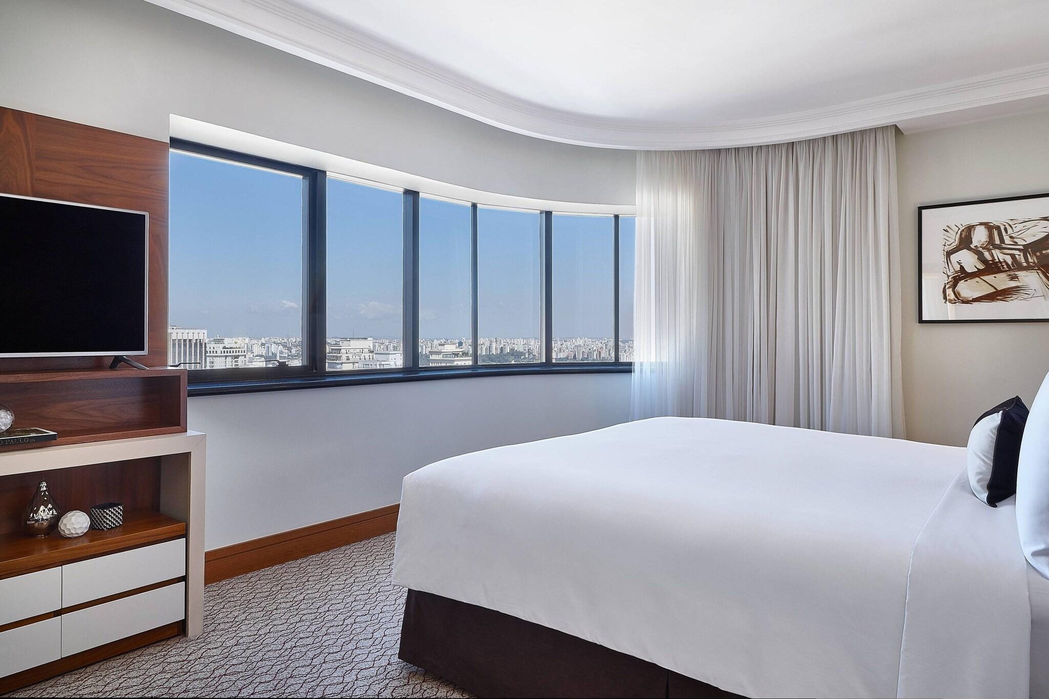 Double Club King Bed