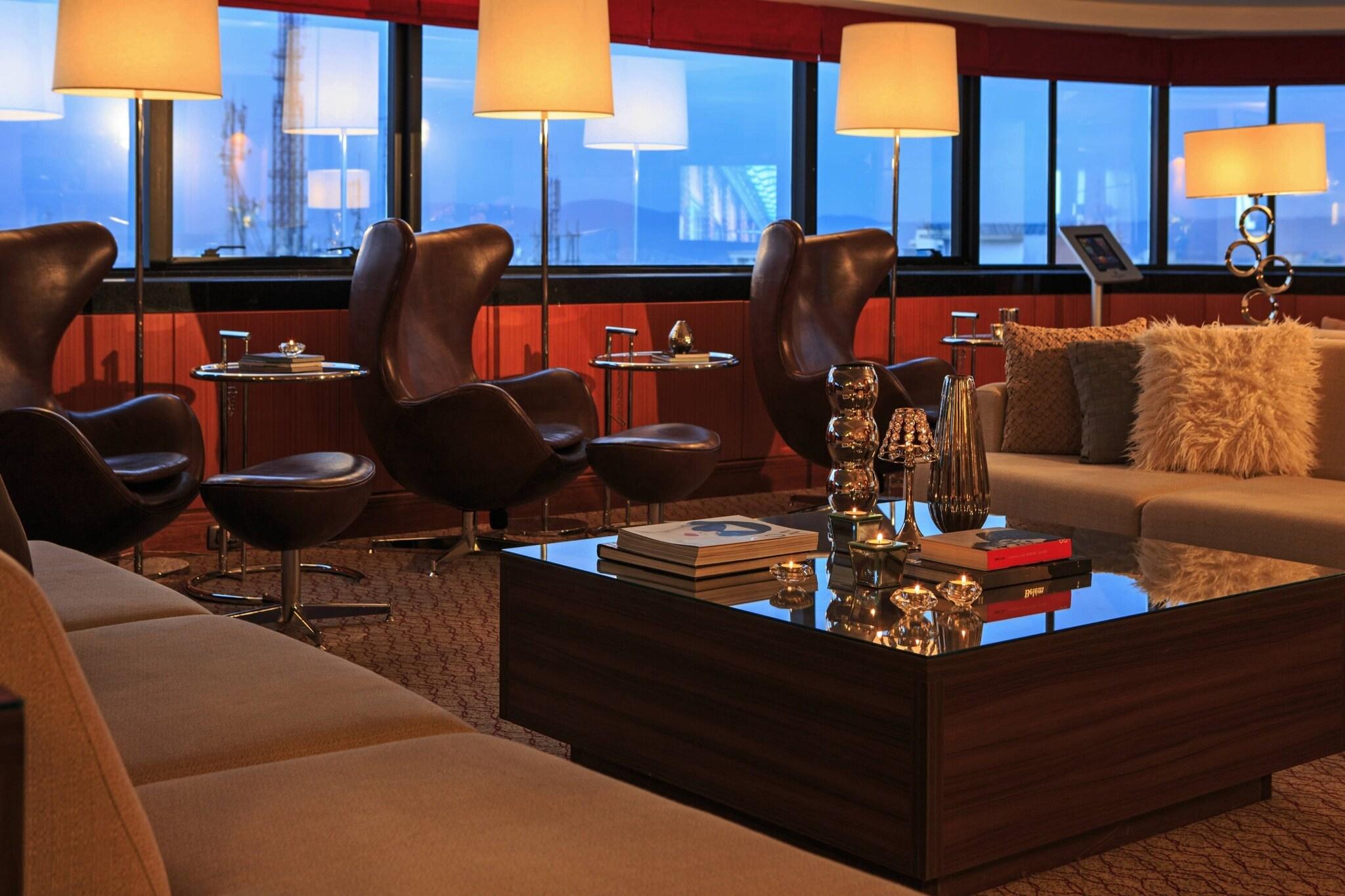 Double Club King Bed