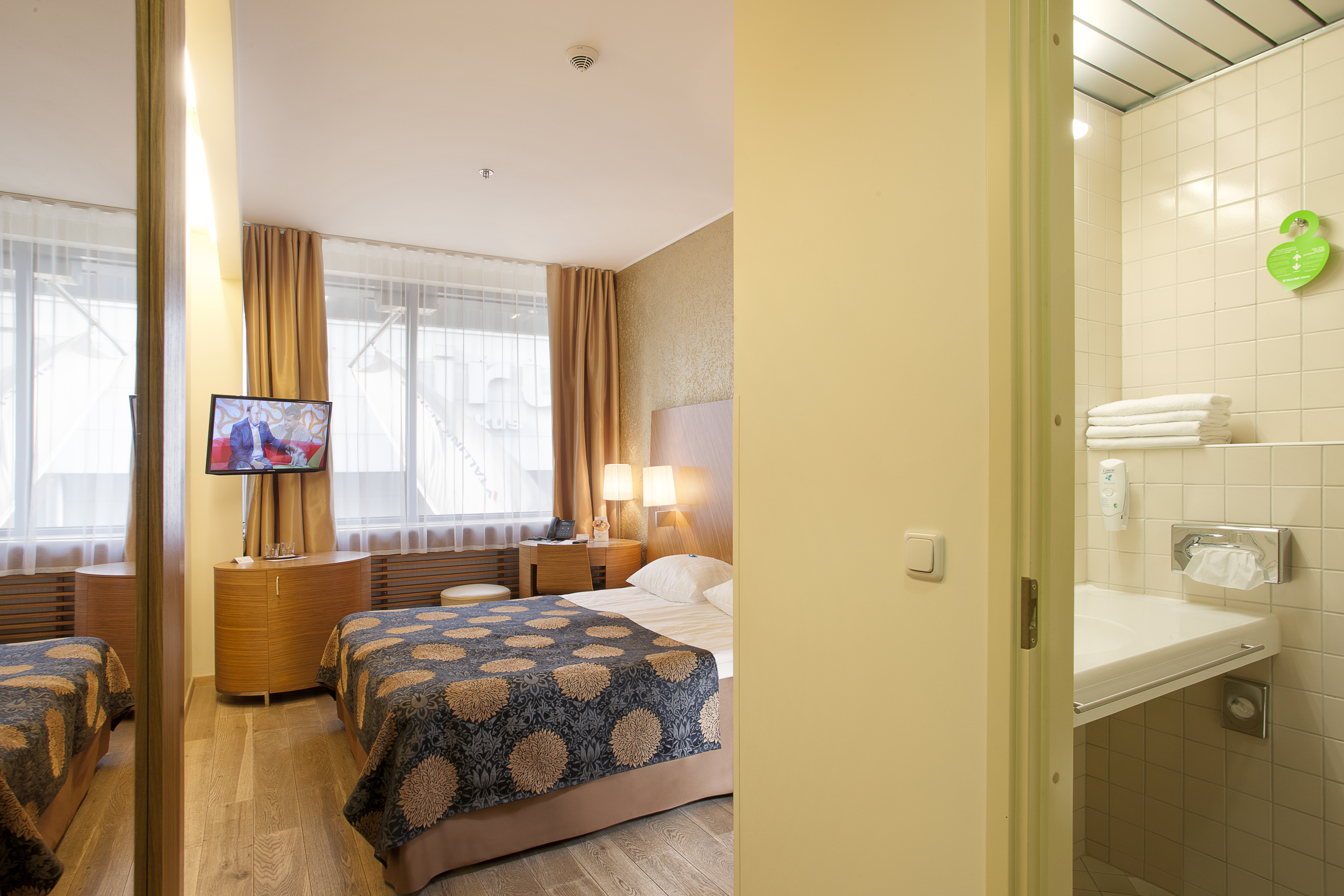 Double or Twin Standard