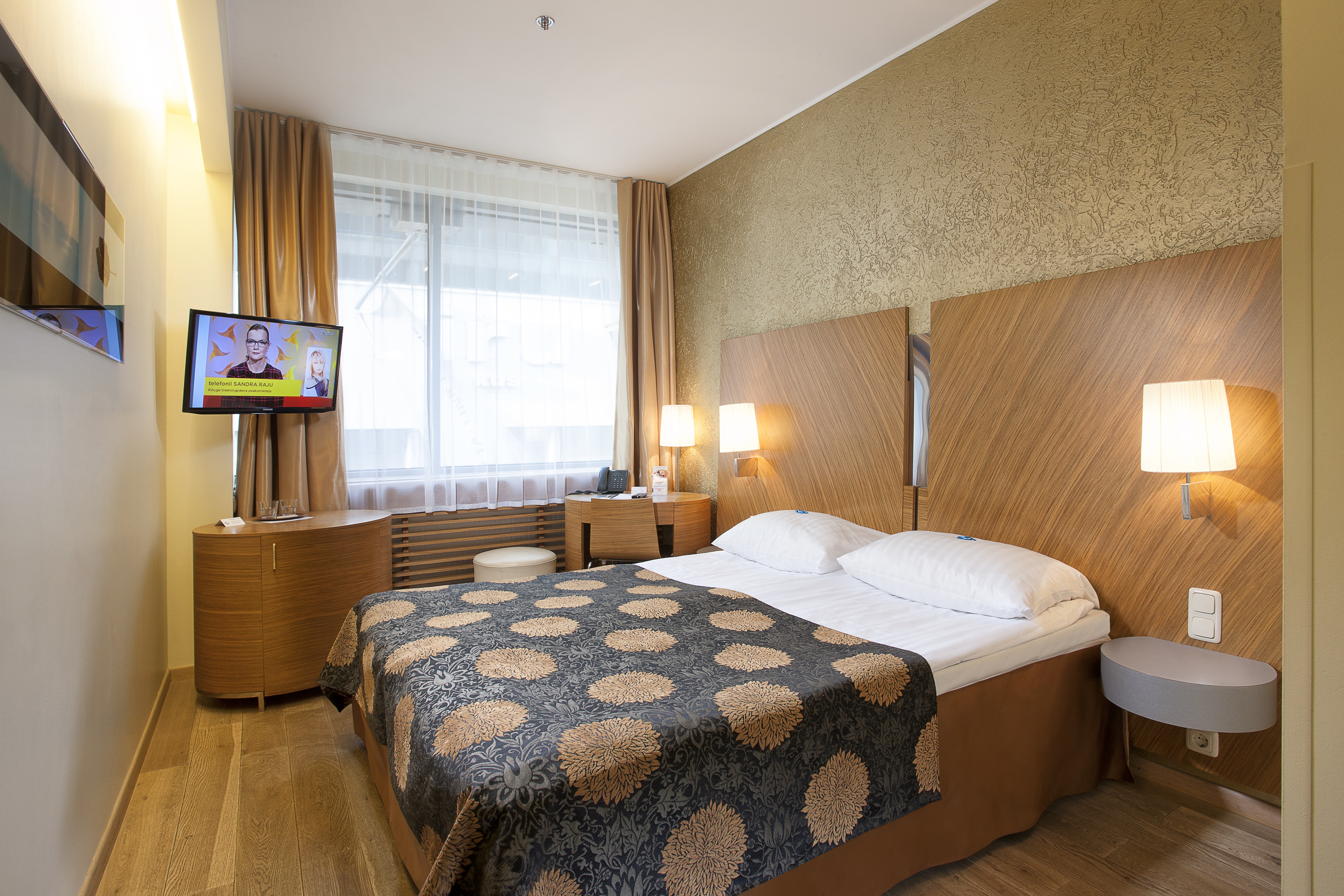 Double or Twin Standard