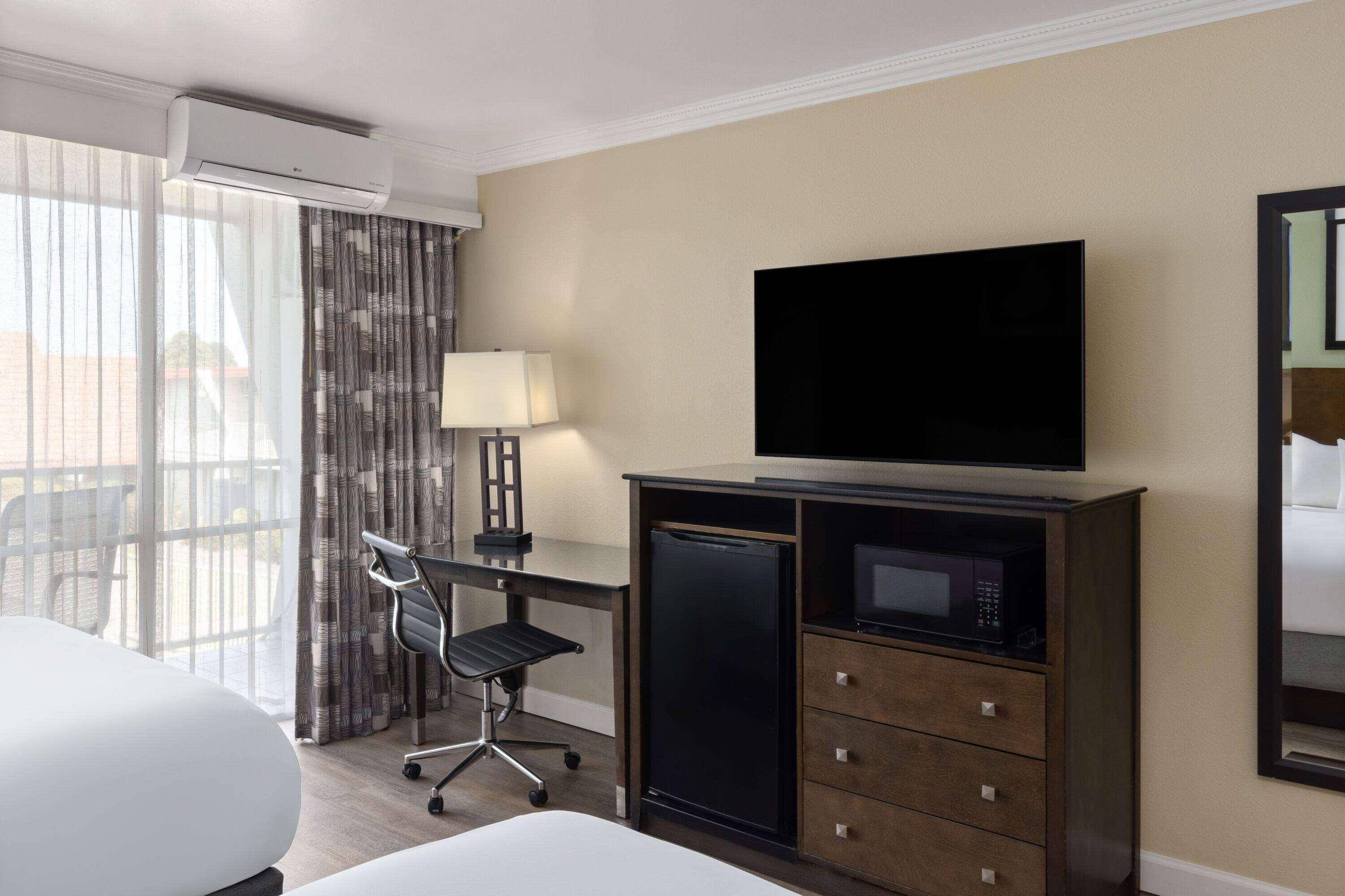 Quadruple Two Queen Beds Non Smoking