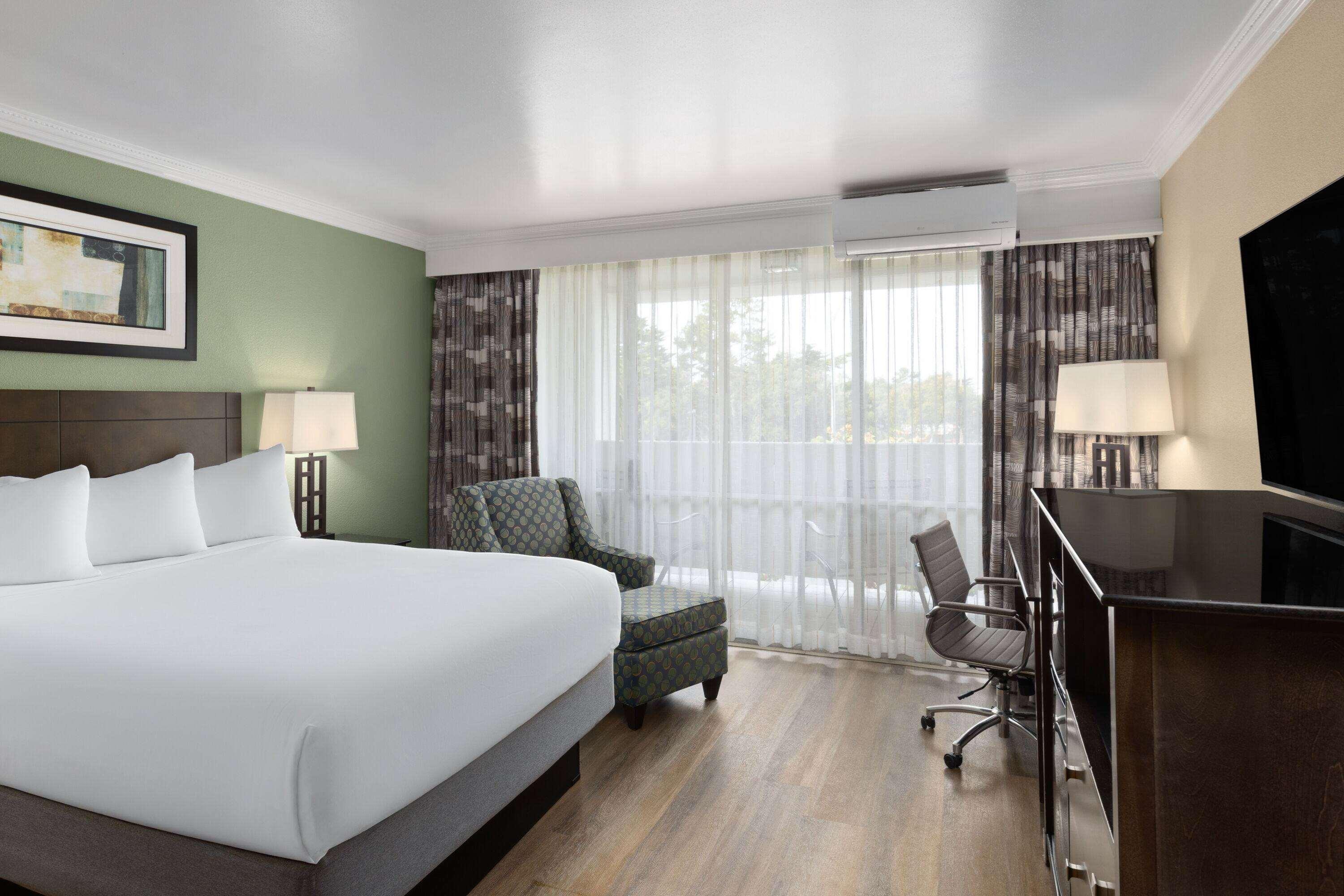 Double Queen Bed Non Smoking