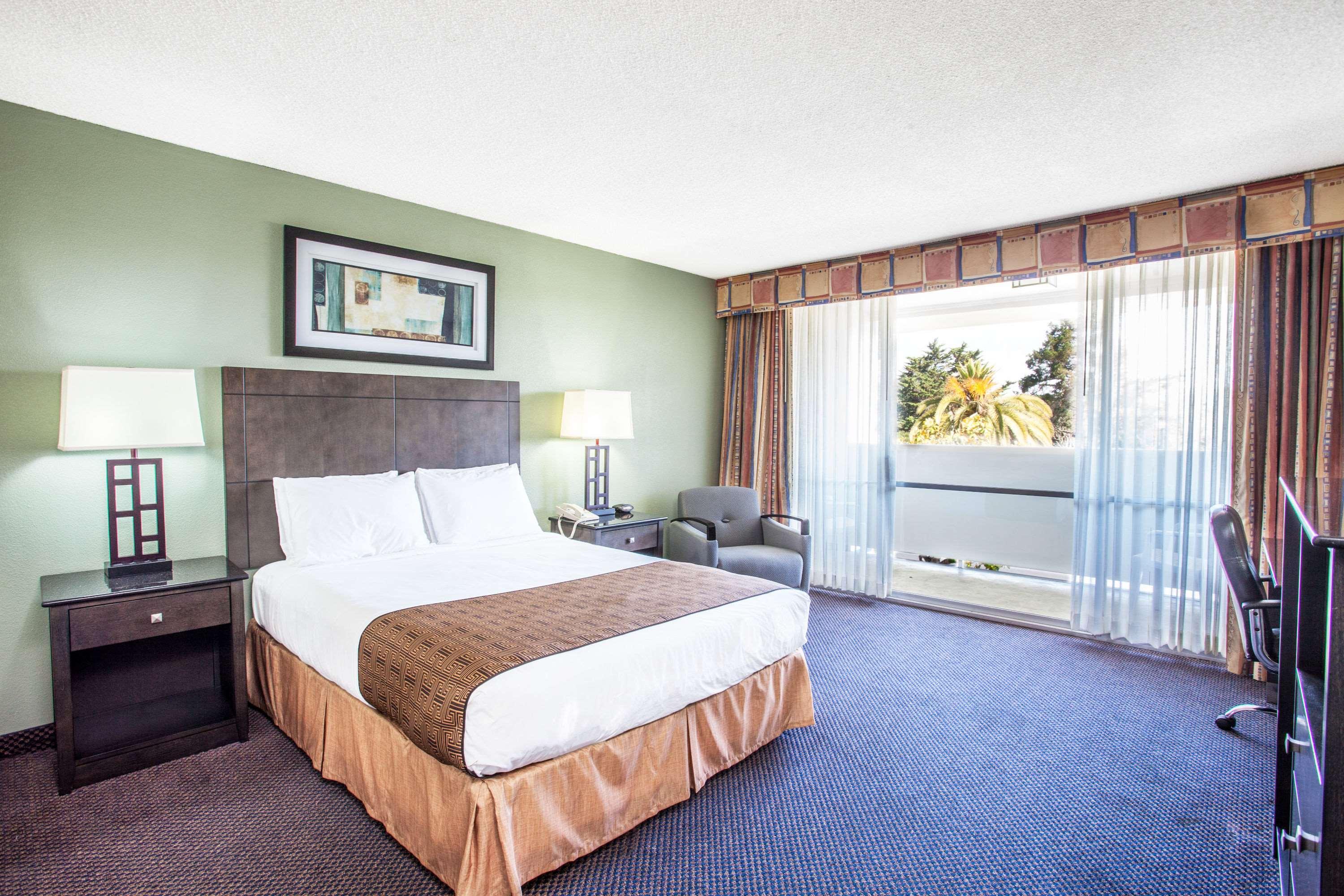 Double Queen Bed Non Smoking