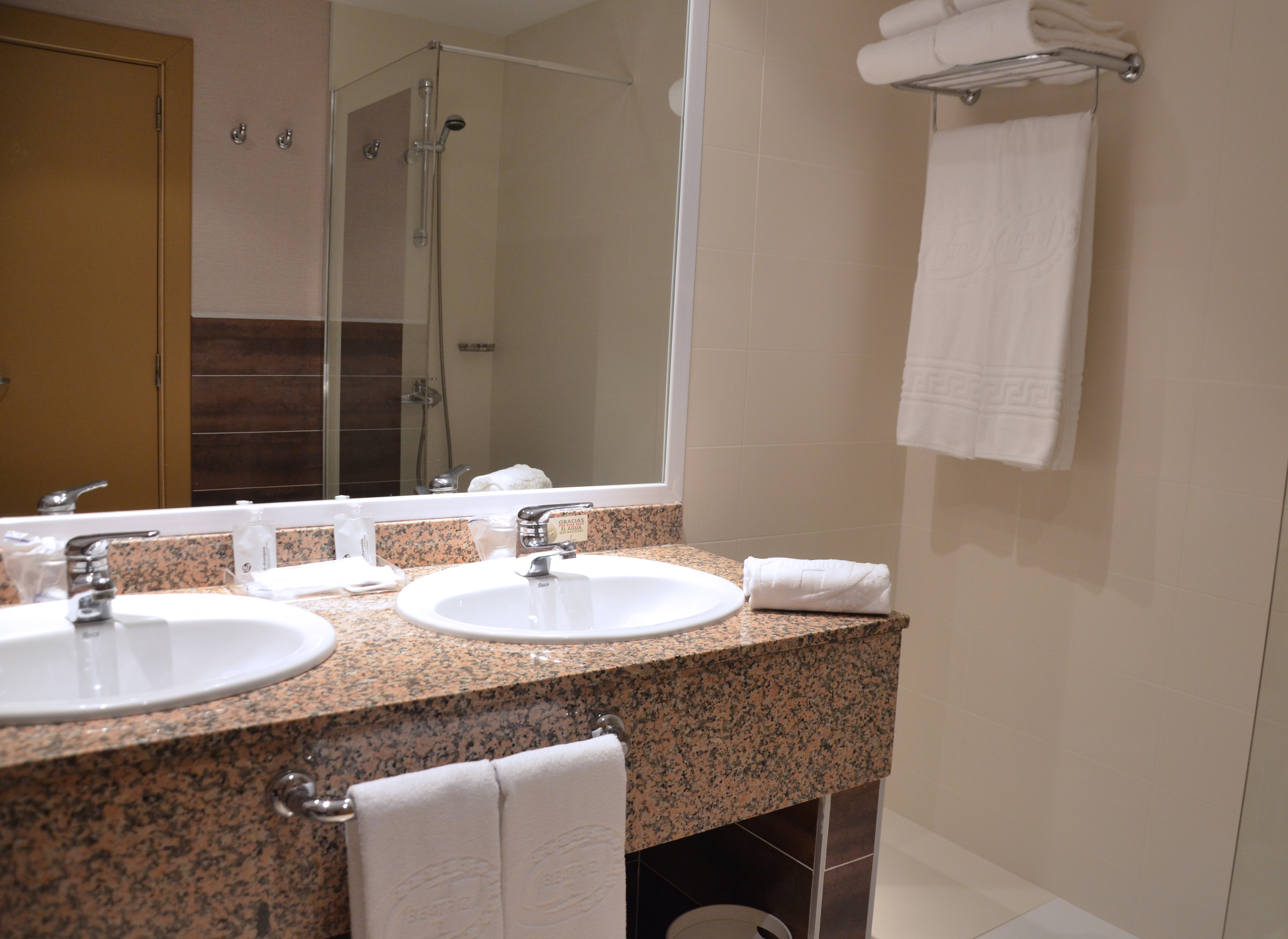 Family Room Capacity 3