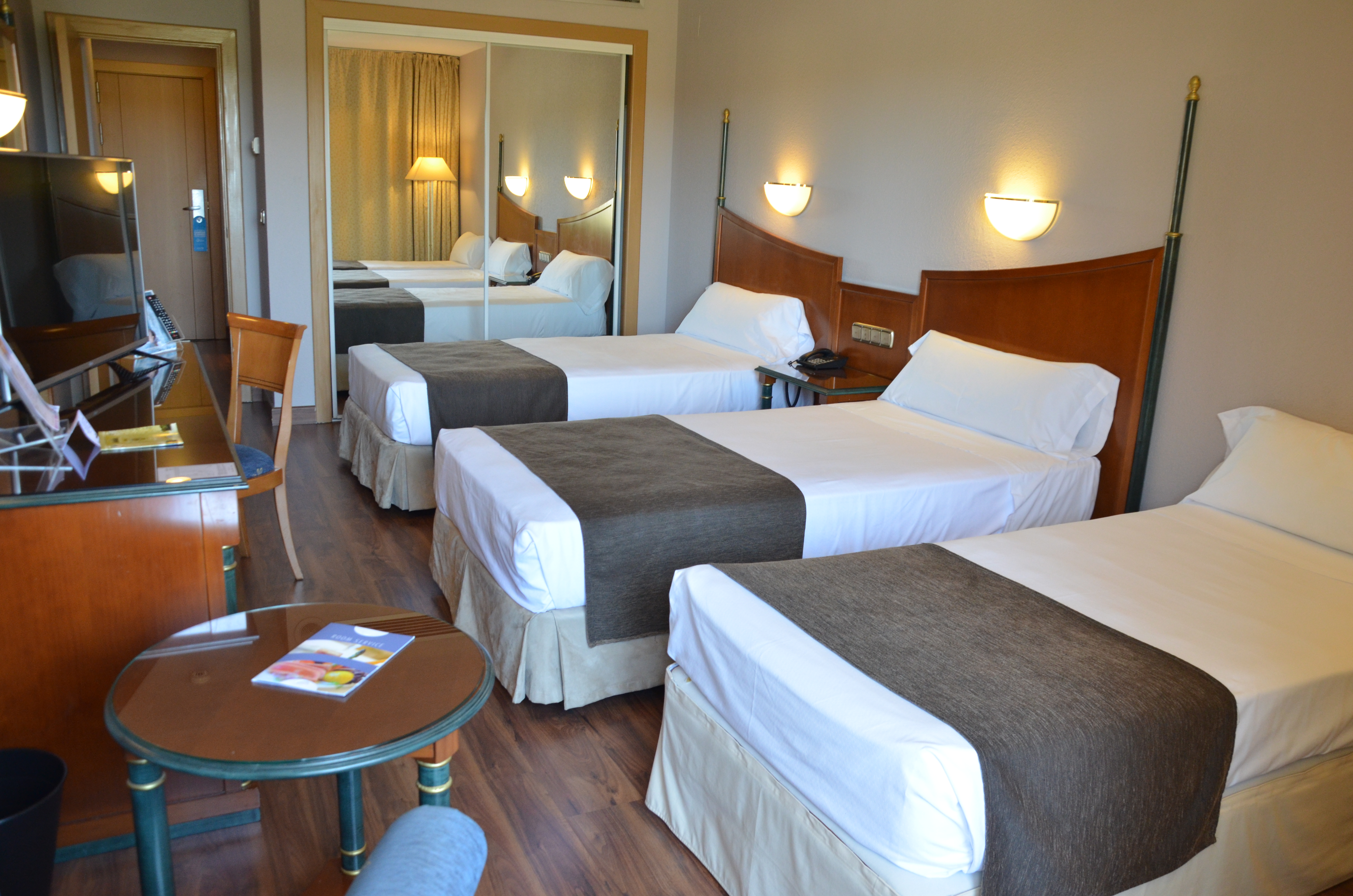 Family Room Capacity 3