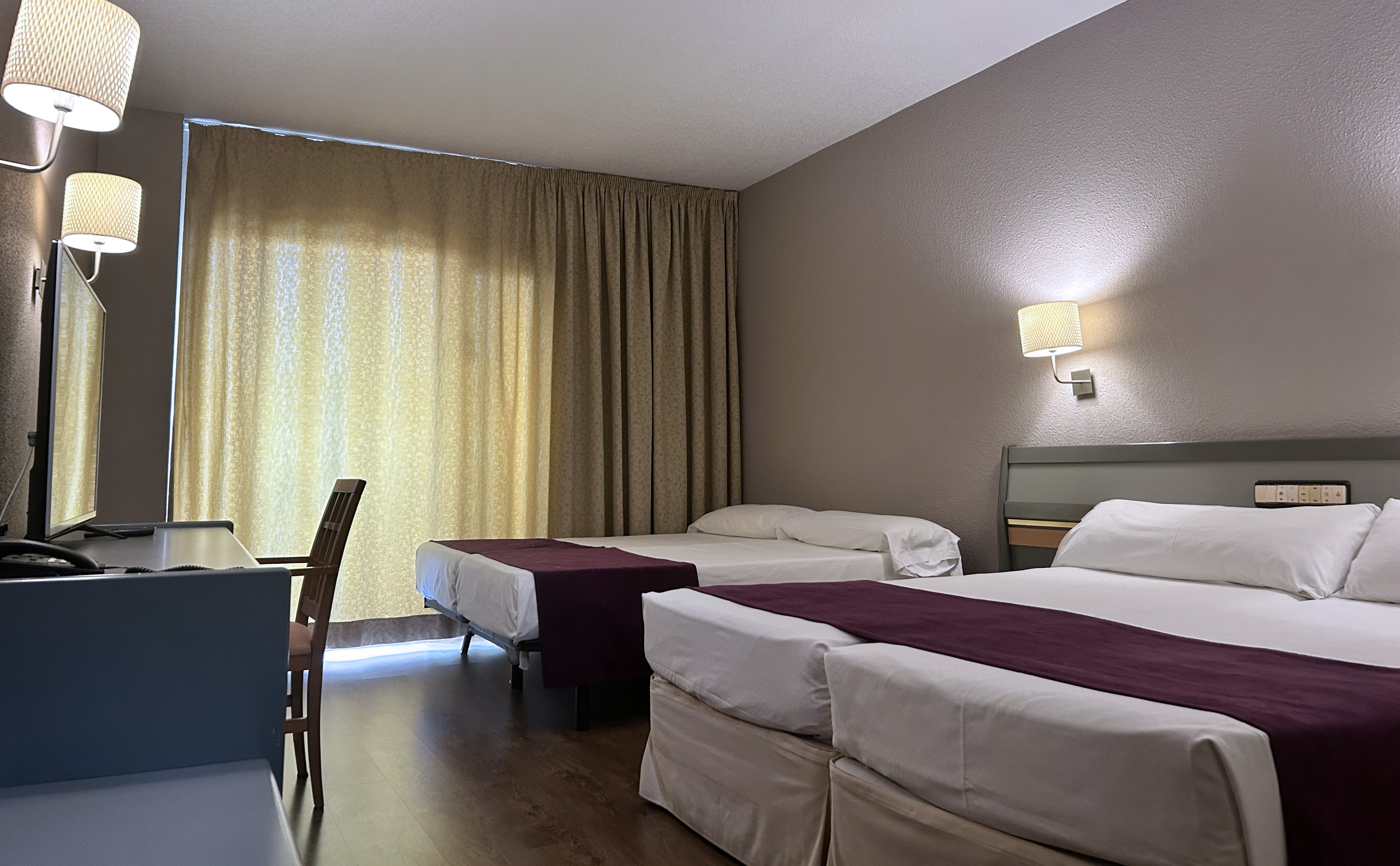 Family Room Capacity 4